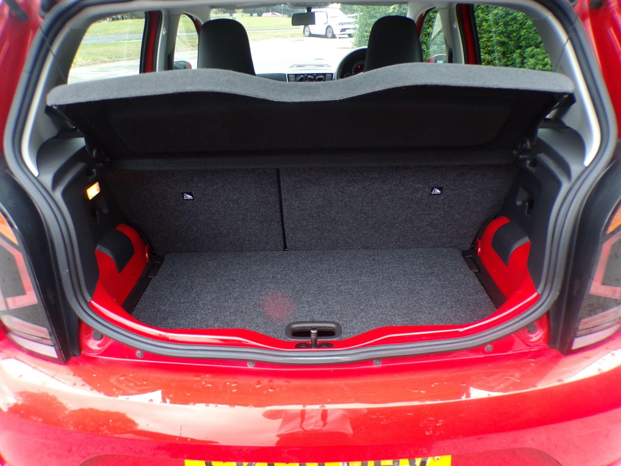 Volkswagen up! Image 21
