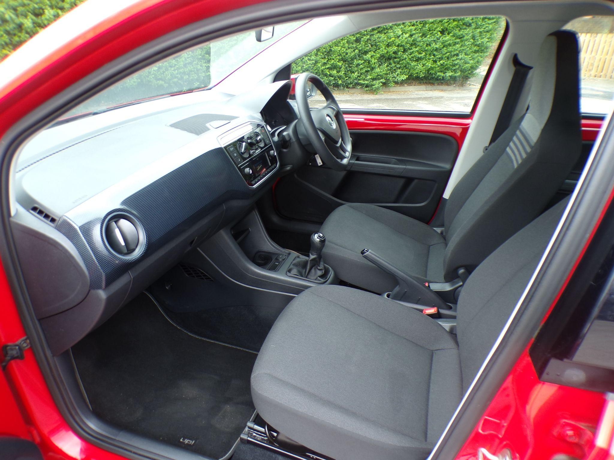 Volkswagen up! Image 23