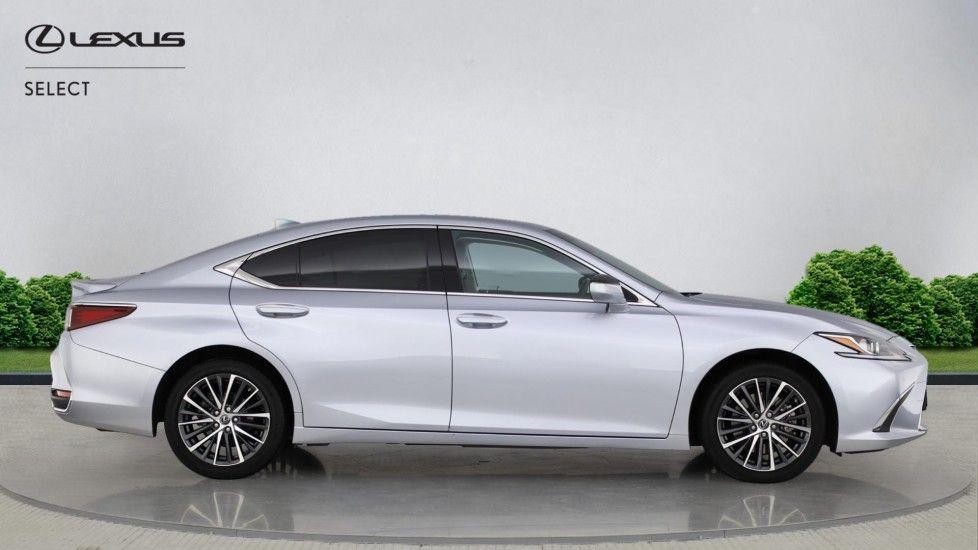 Lexus ES Image 7