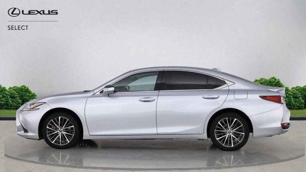 Lexus ES Image 8