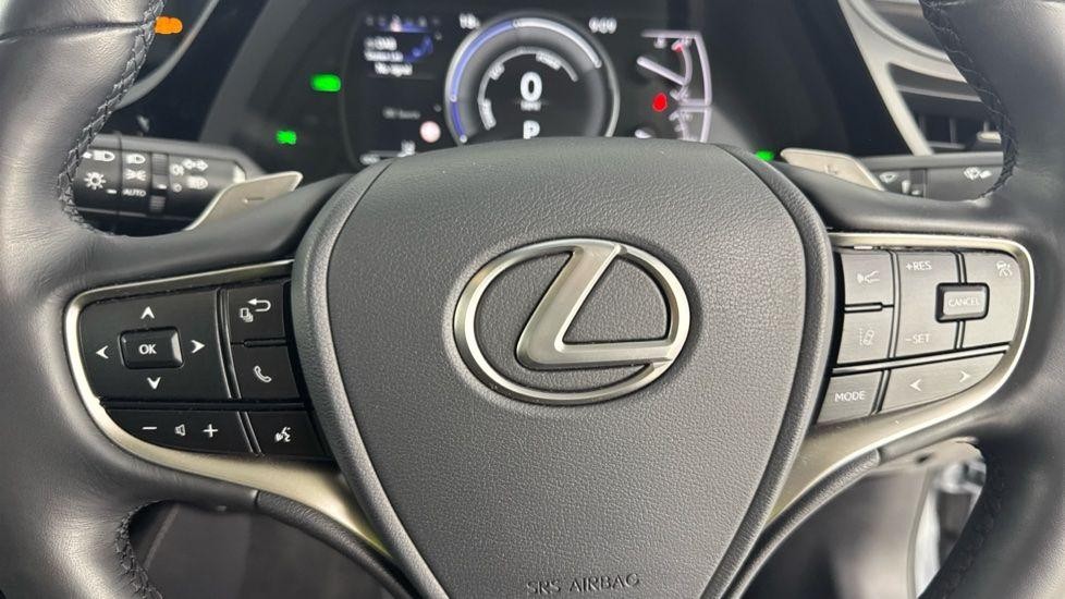 Lexus ES Image 16