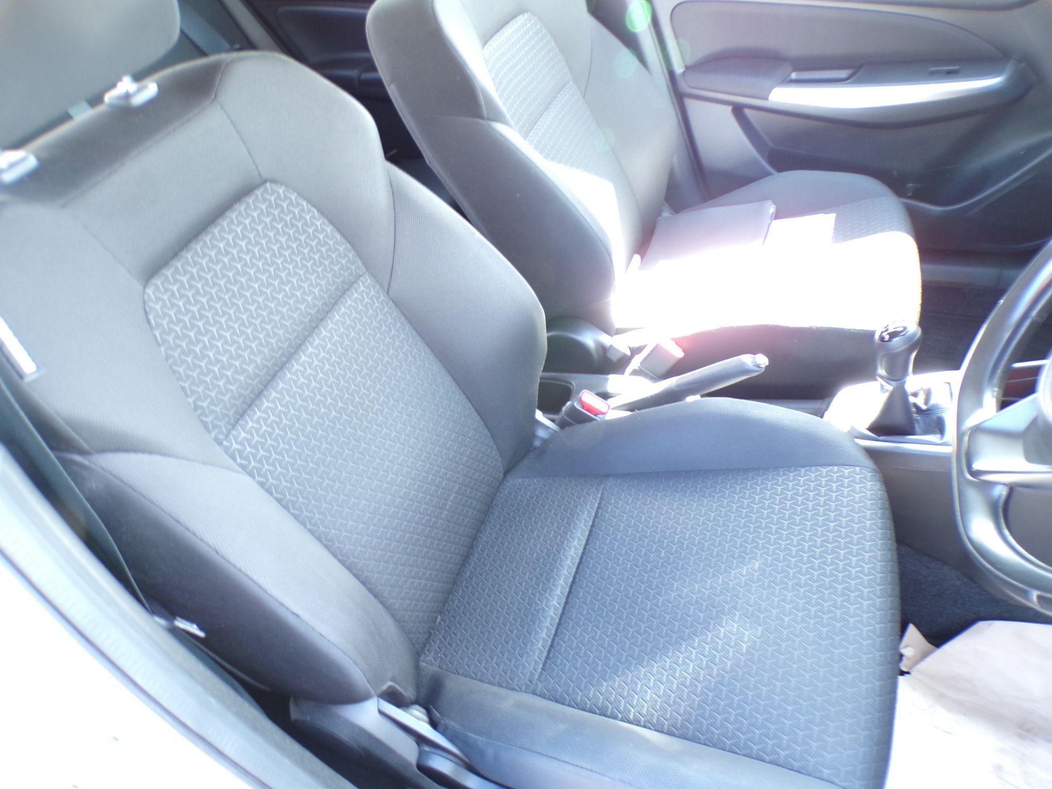 Suzuki Swift Image 9
