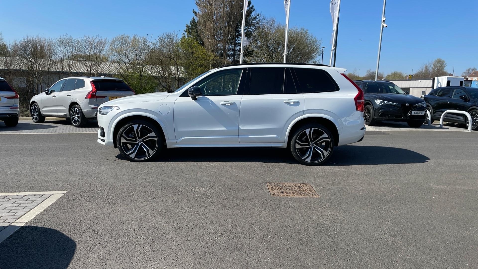 Volvo XC90 Image 8