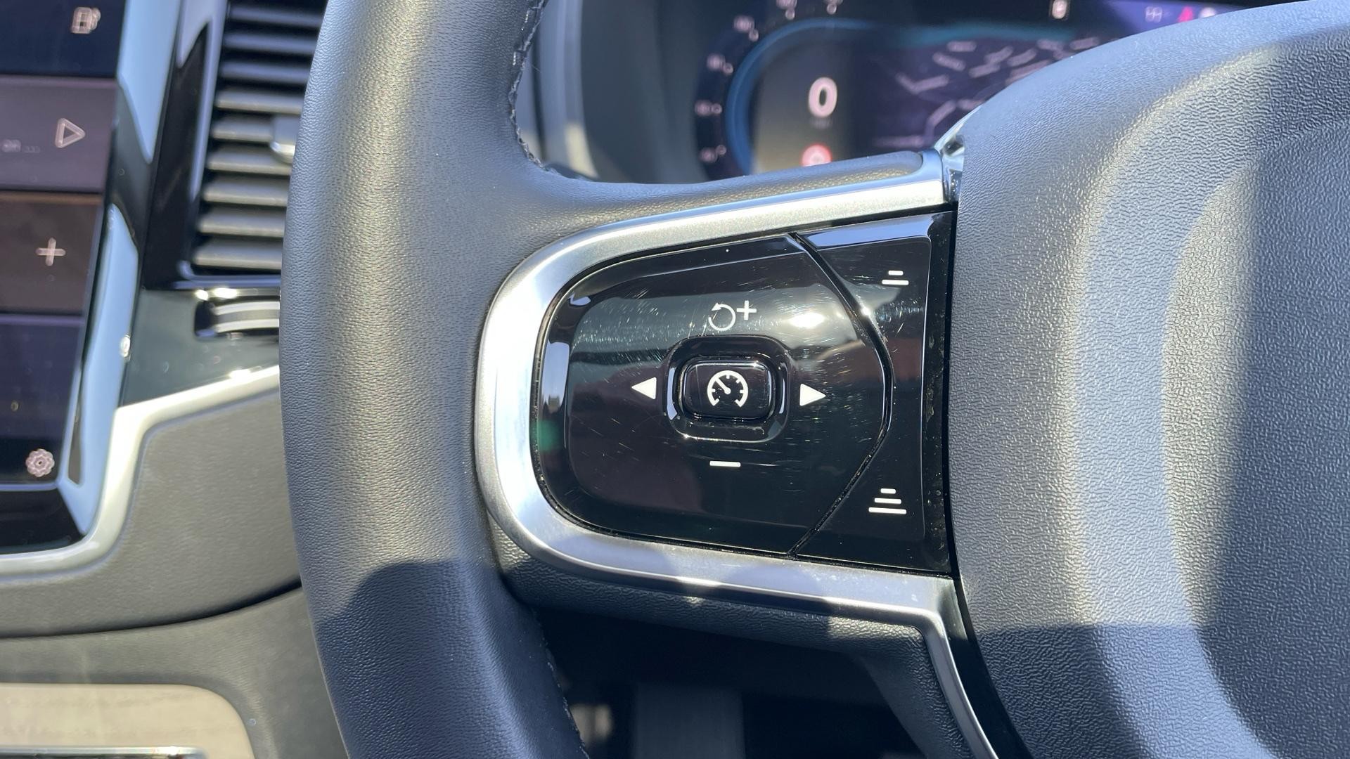 Volvo XC90 Image 18