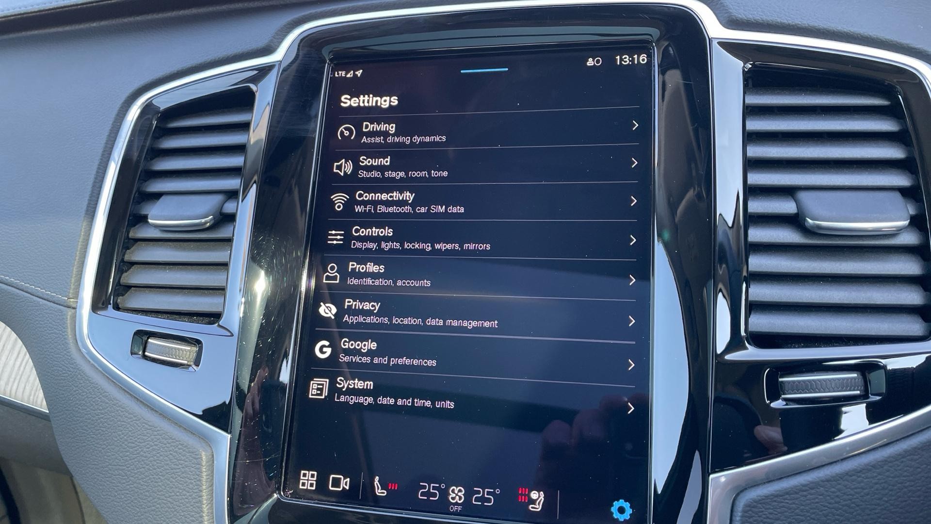Volvo XC90 Image 21