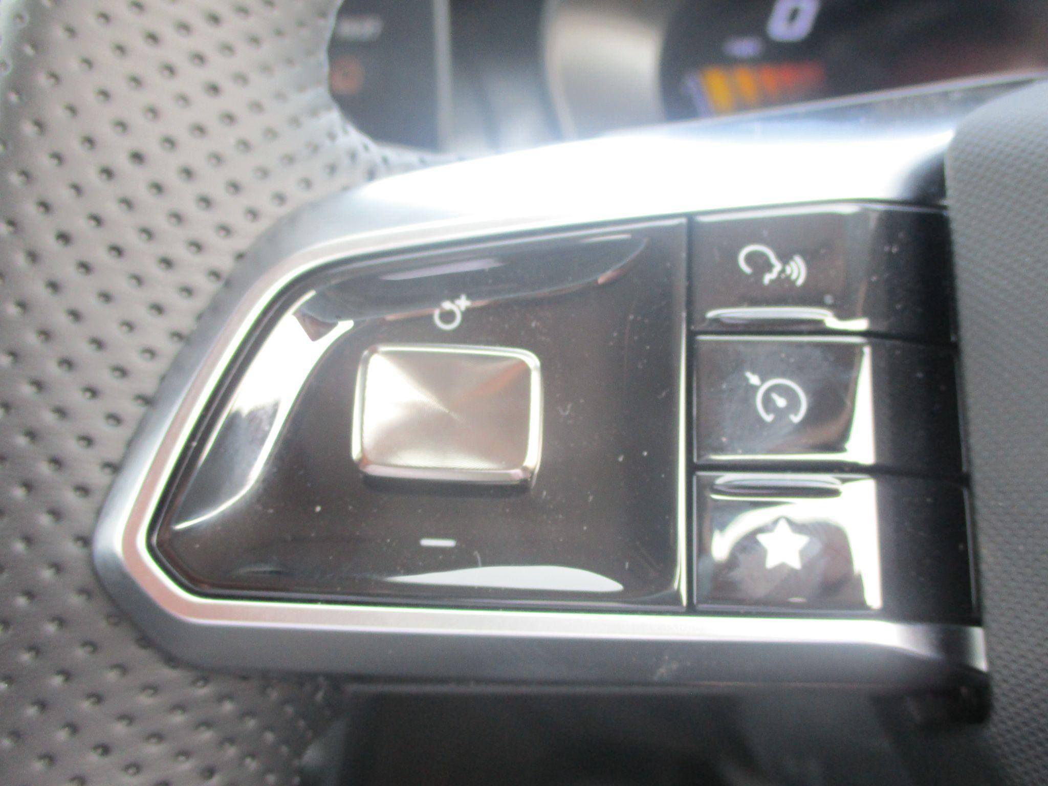 MG ZS Image 23