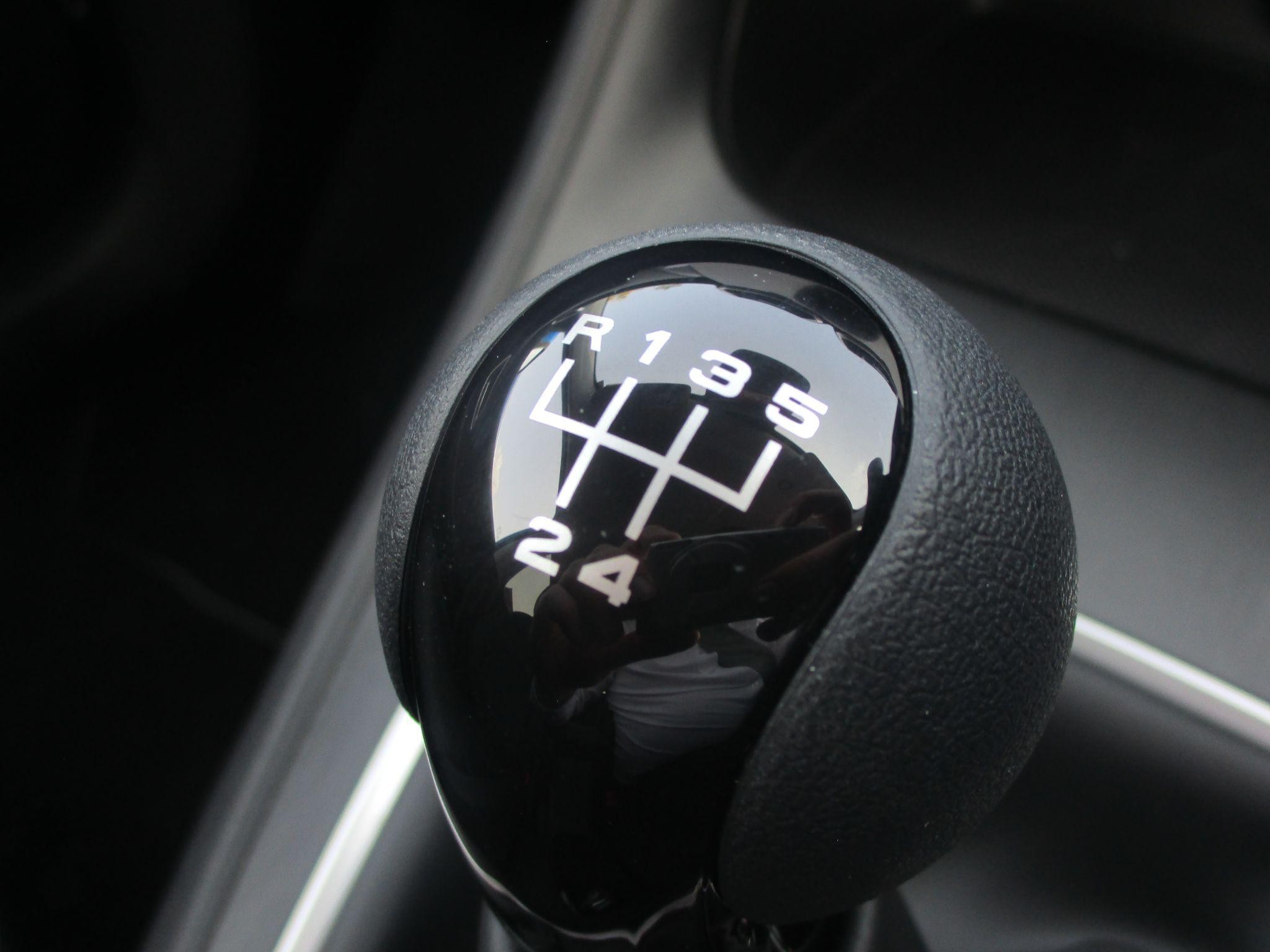 MG ZS Image 24