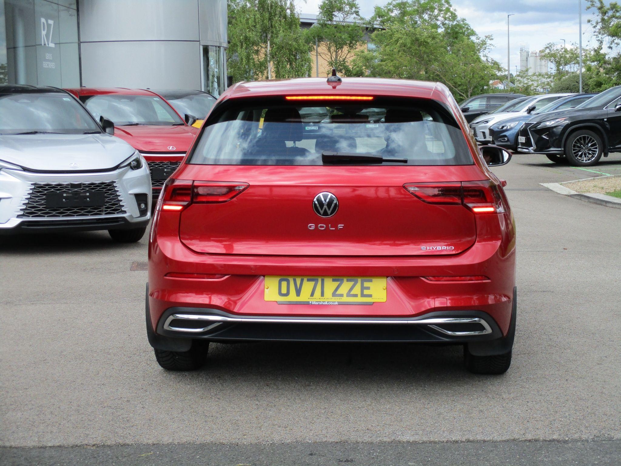 Volkswagen Golf Image 8
