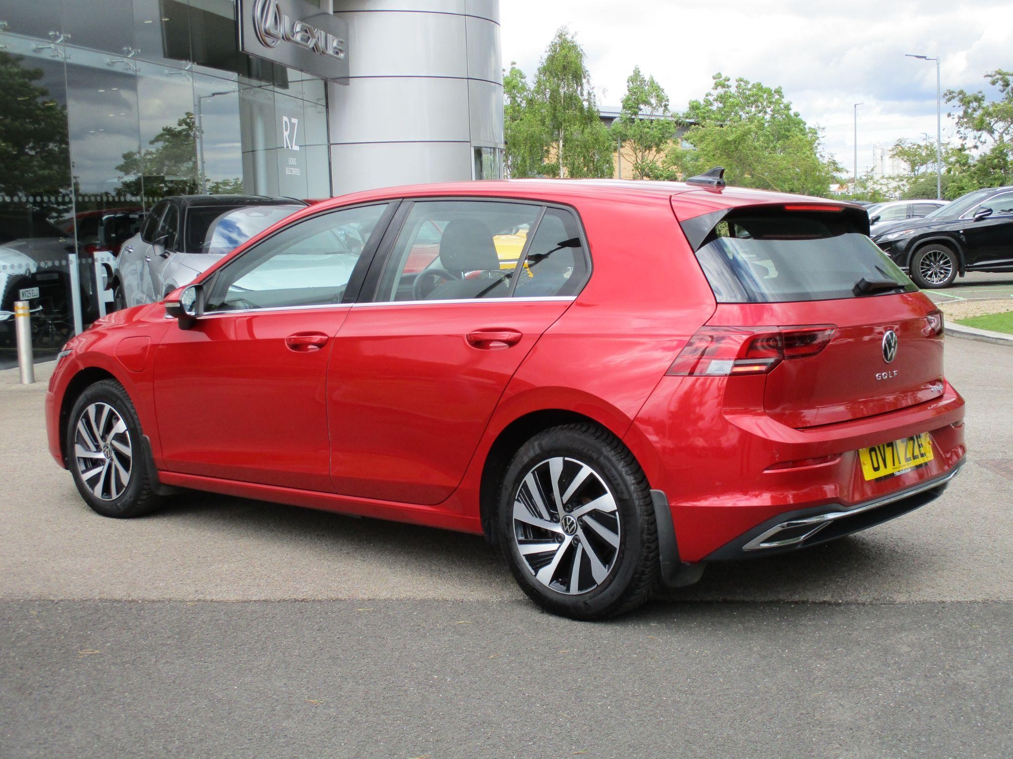Volkswagen Golf Image 10