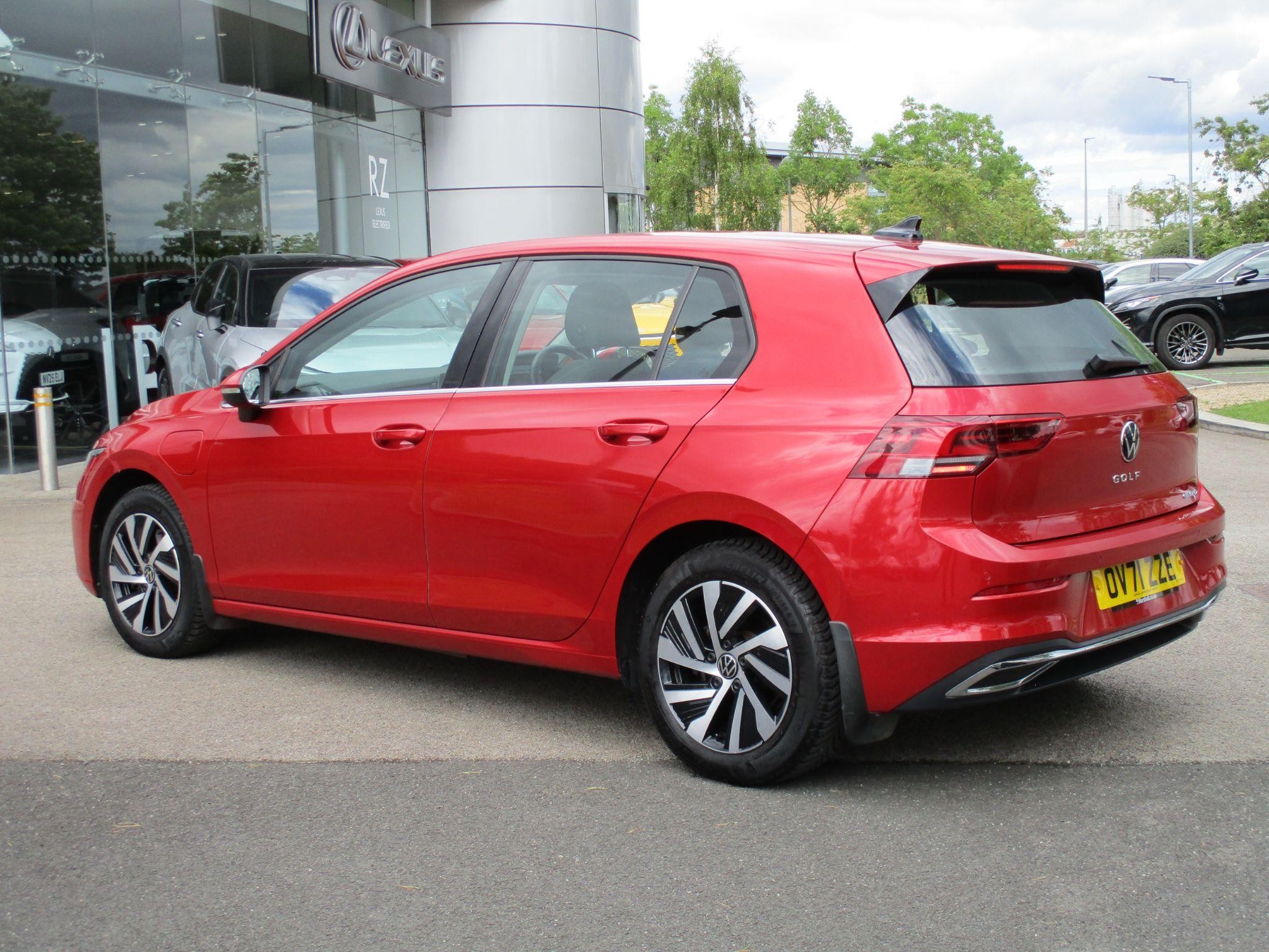 Volkswagen Golf Image 11