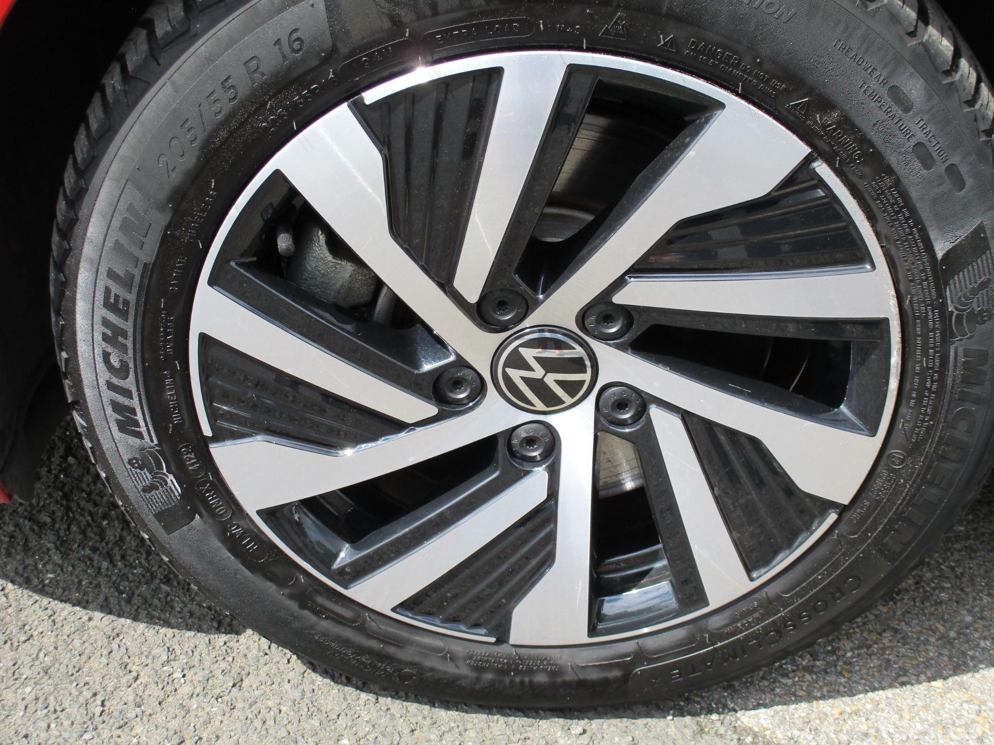 Volkswagen Golf Image 15
