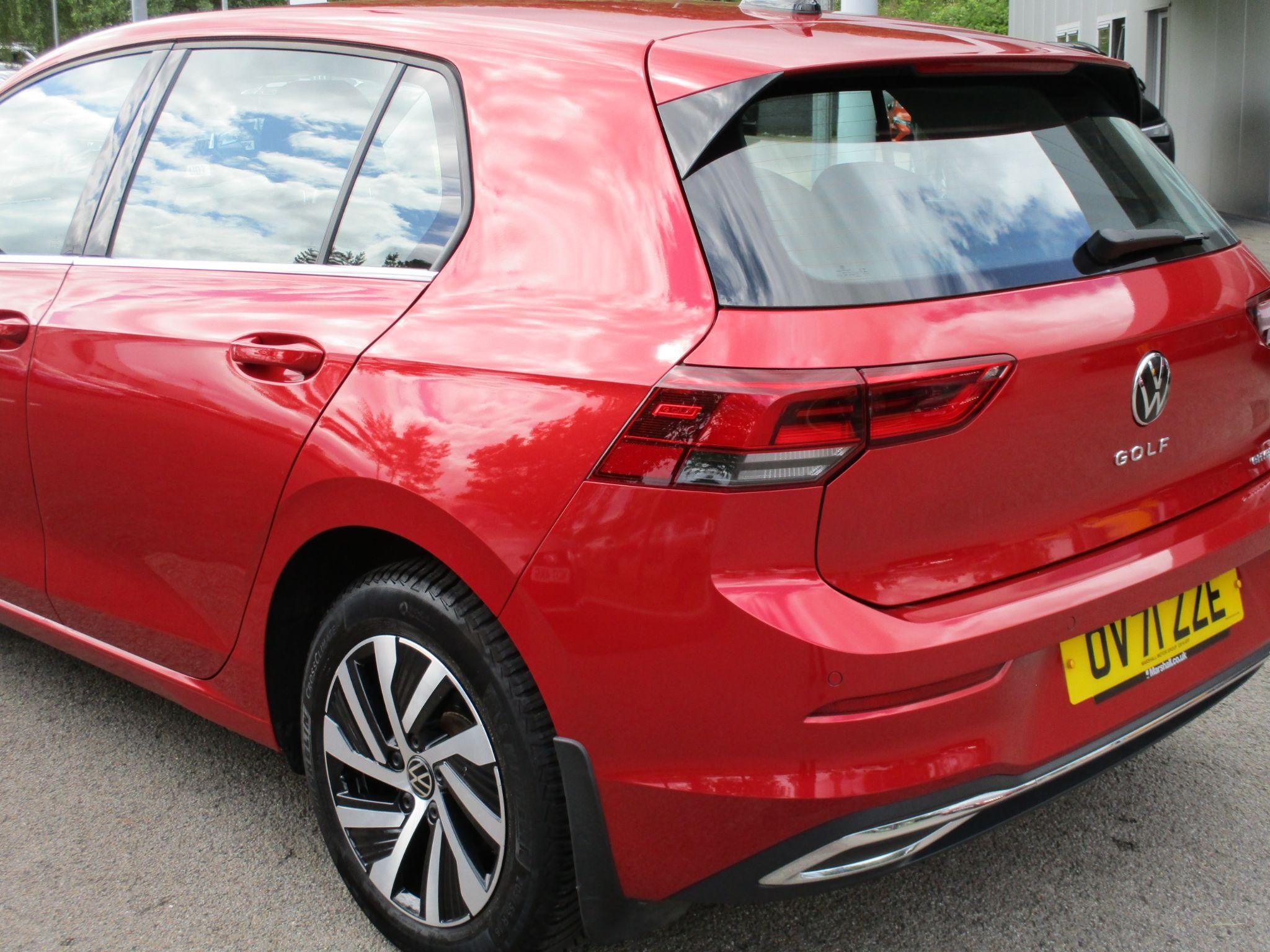Volkswagen Golf Image 23