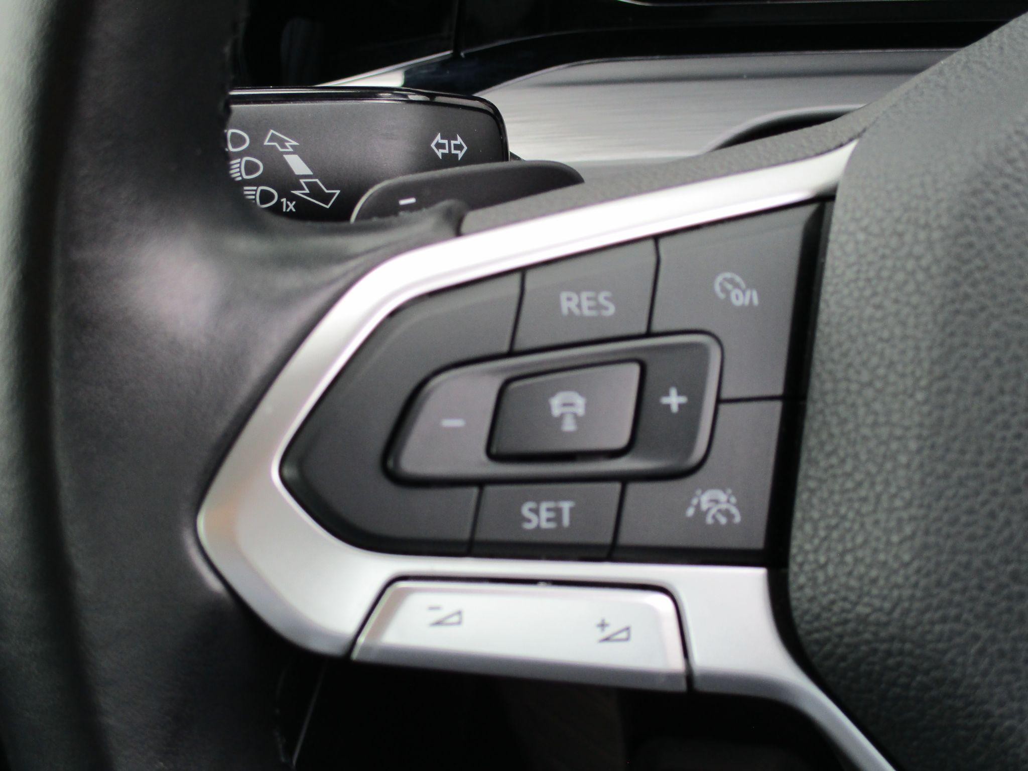 Volkswagen Golf Image 34