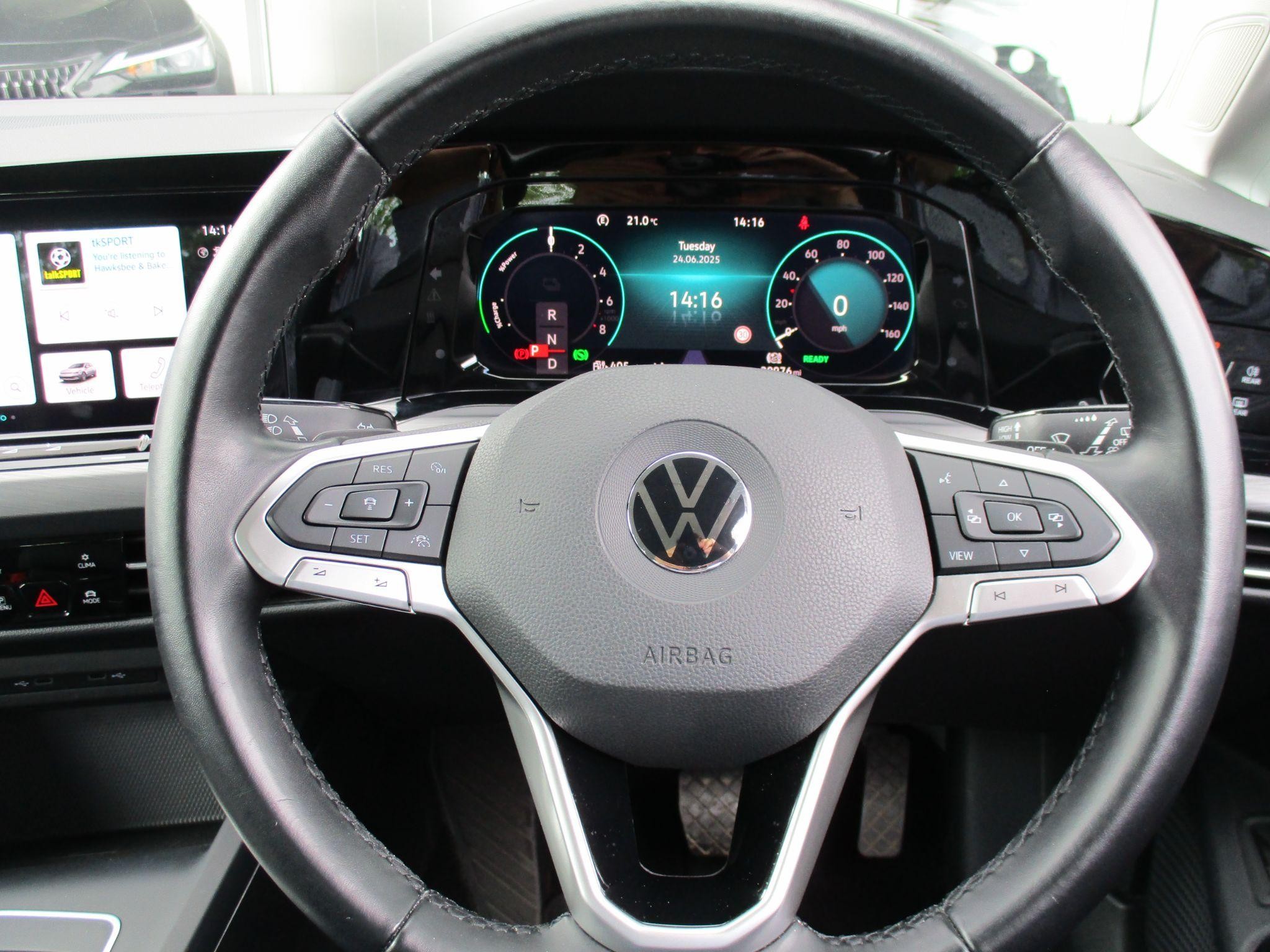 Volkswagen Golf Image 36