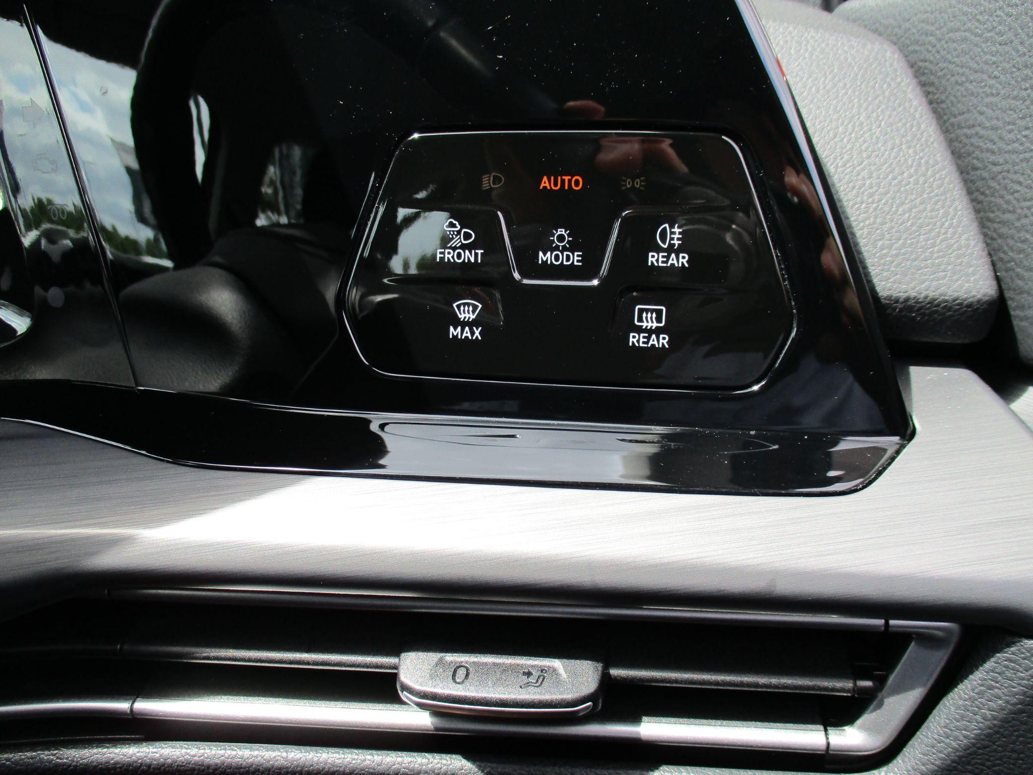 Volkswagen Golf Image 50