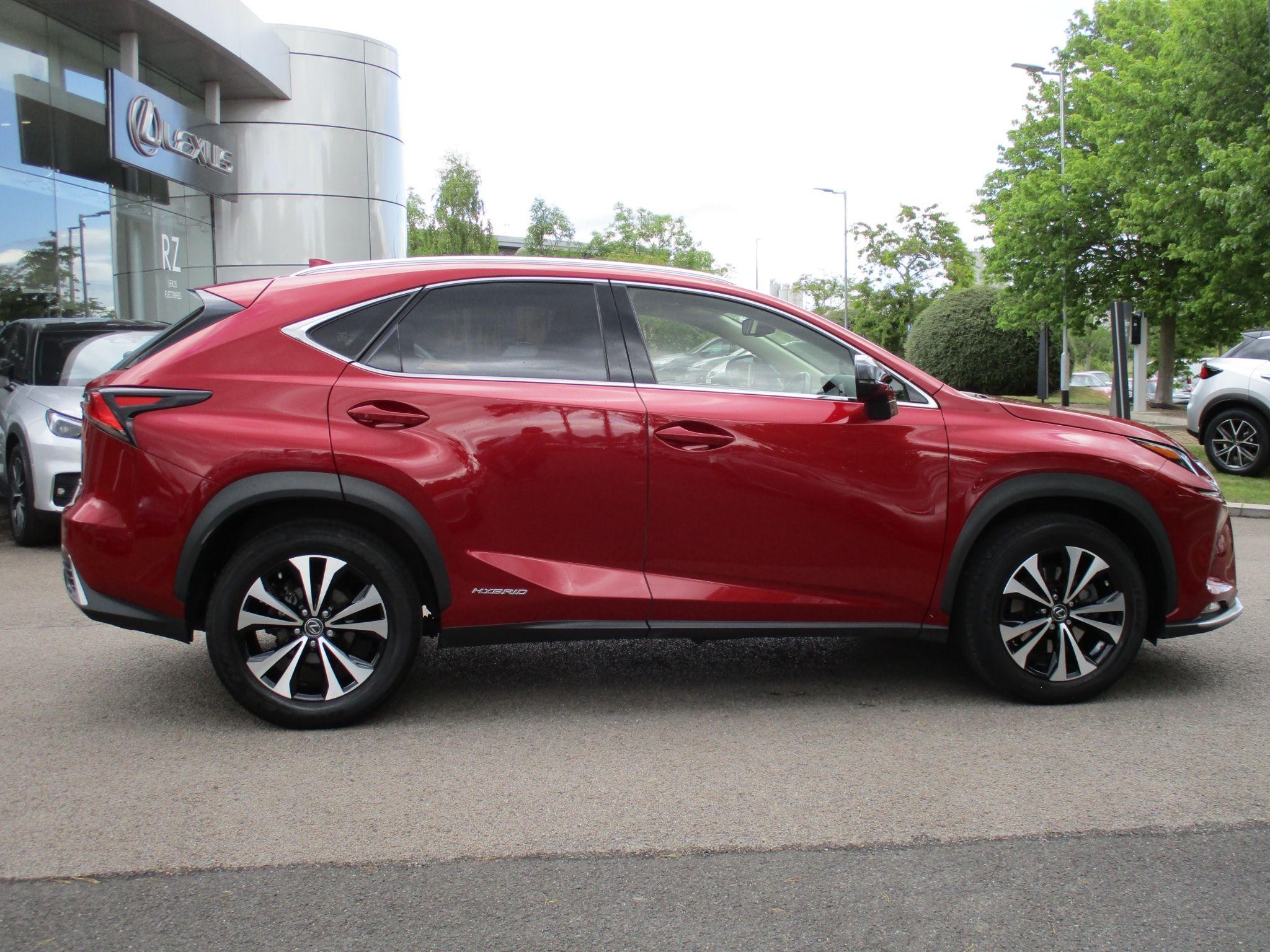 Lexus NX Image 4