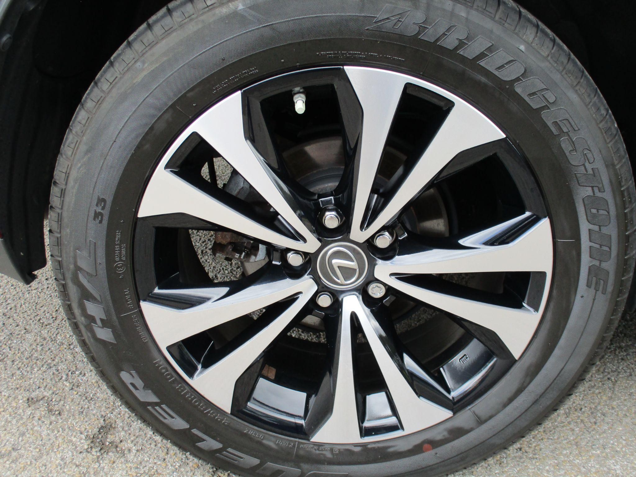Lexus NX Image 19