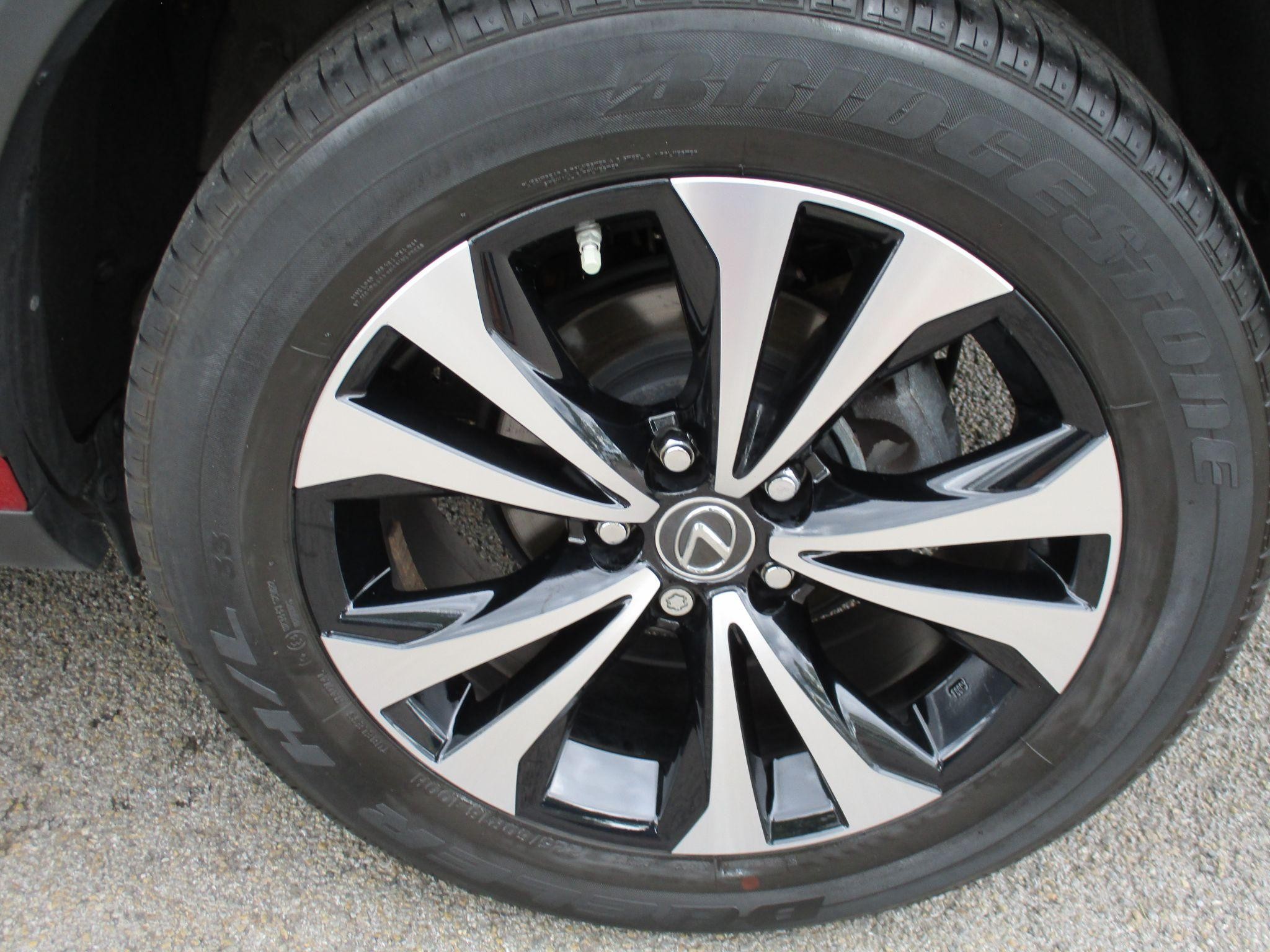 Lexus NX Image 24