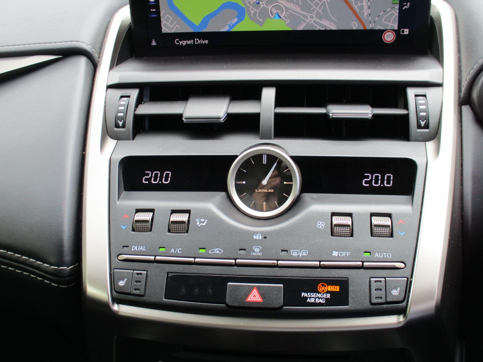 Lexus NX Image 30