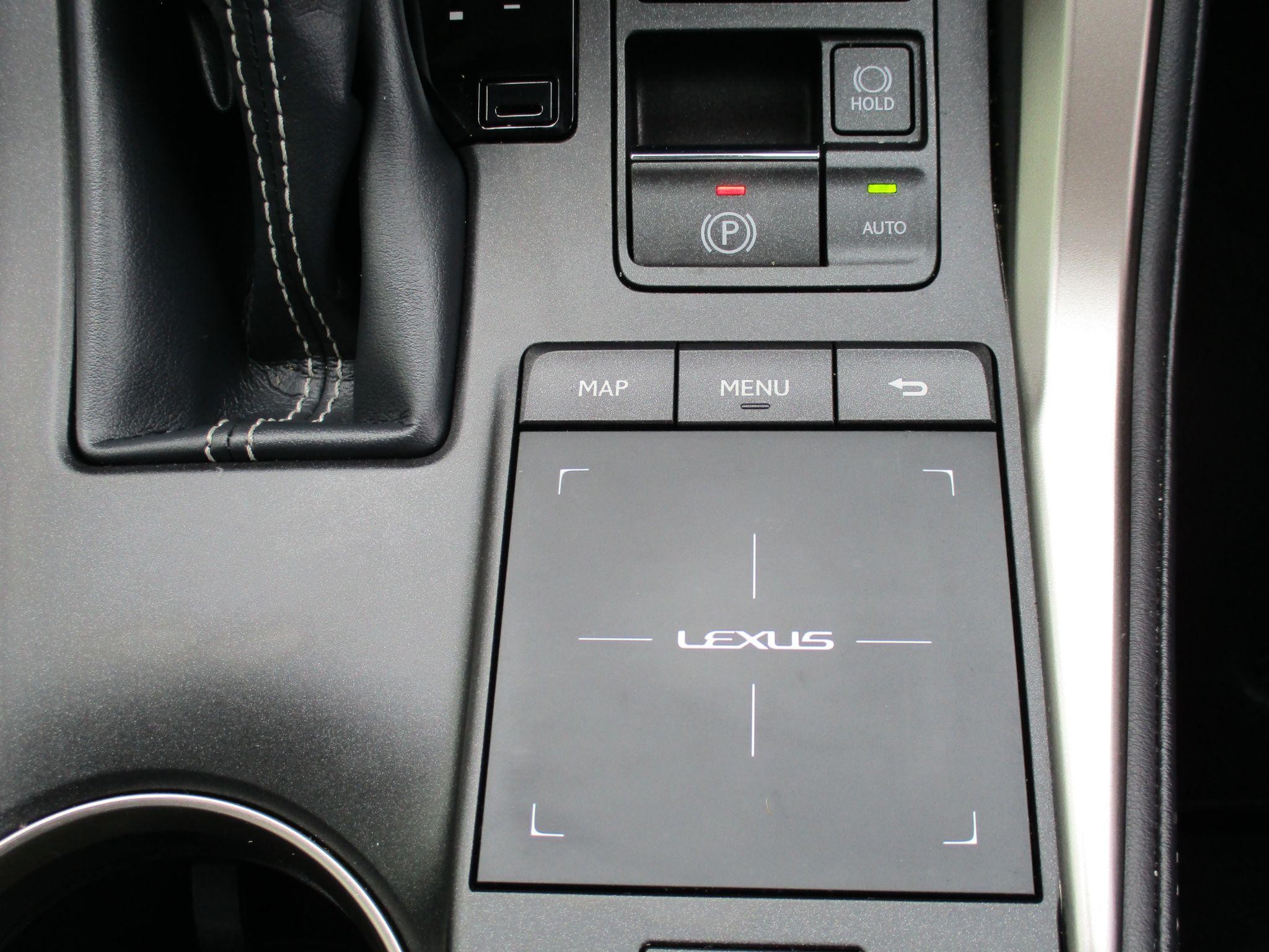 Lexus NX Image 36