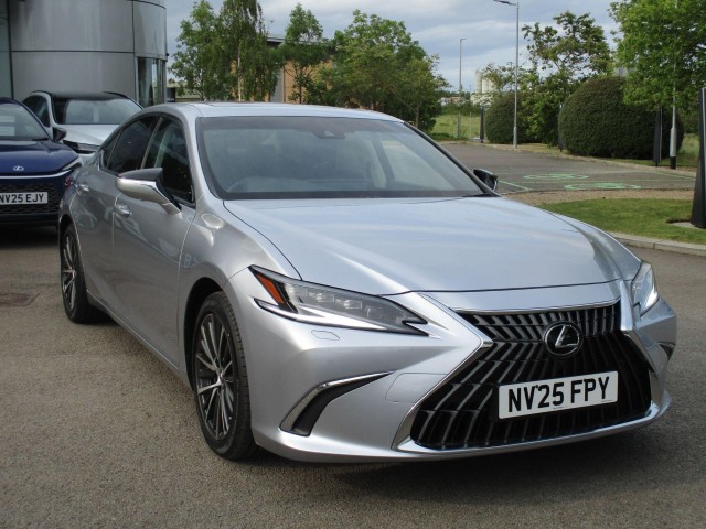 Lexus ES 2.5 300h Premium Edition E-CVT Euro 6 (s/s) 4dr NV25FPY Image 1