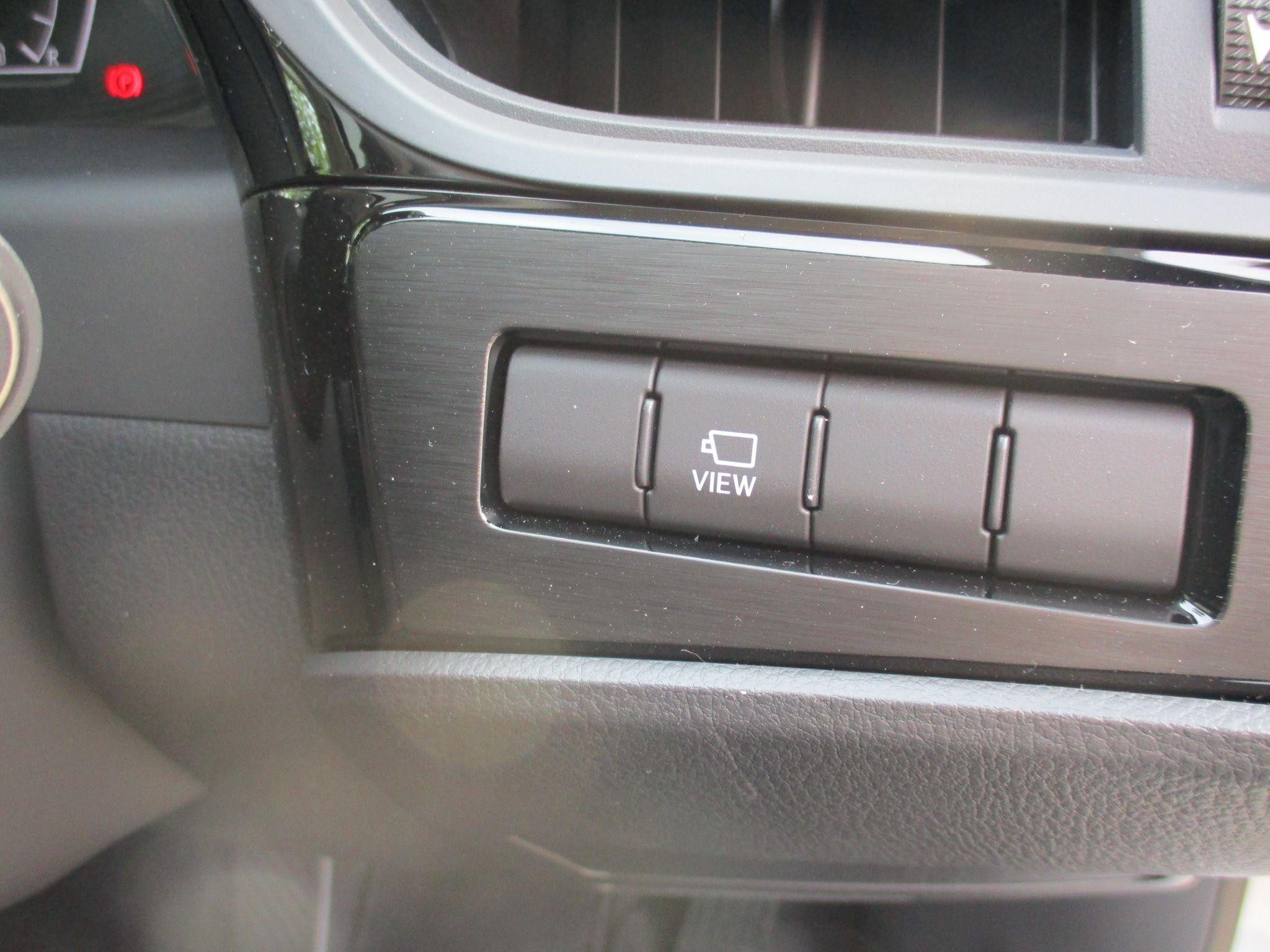 Lexus ES Image 26