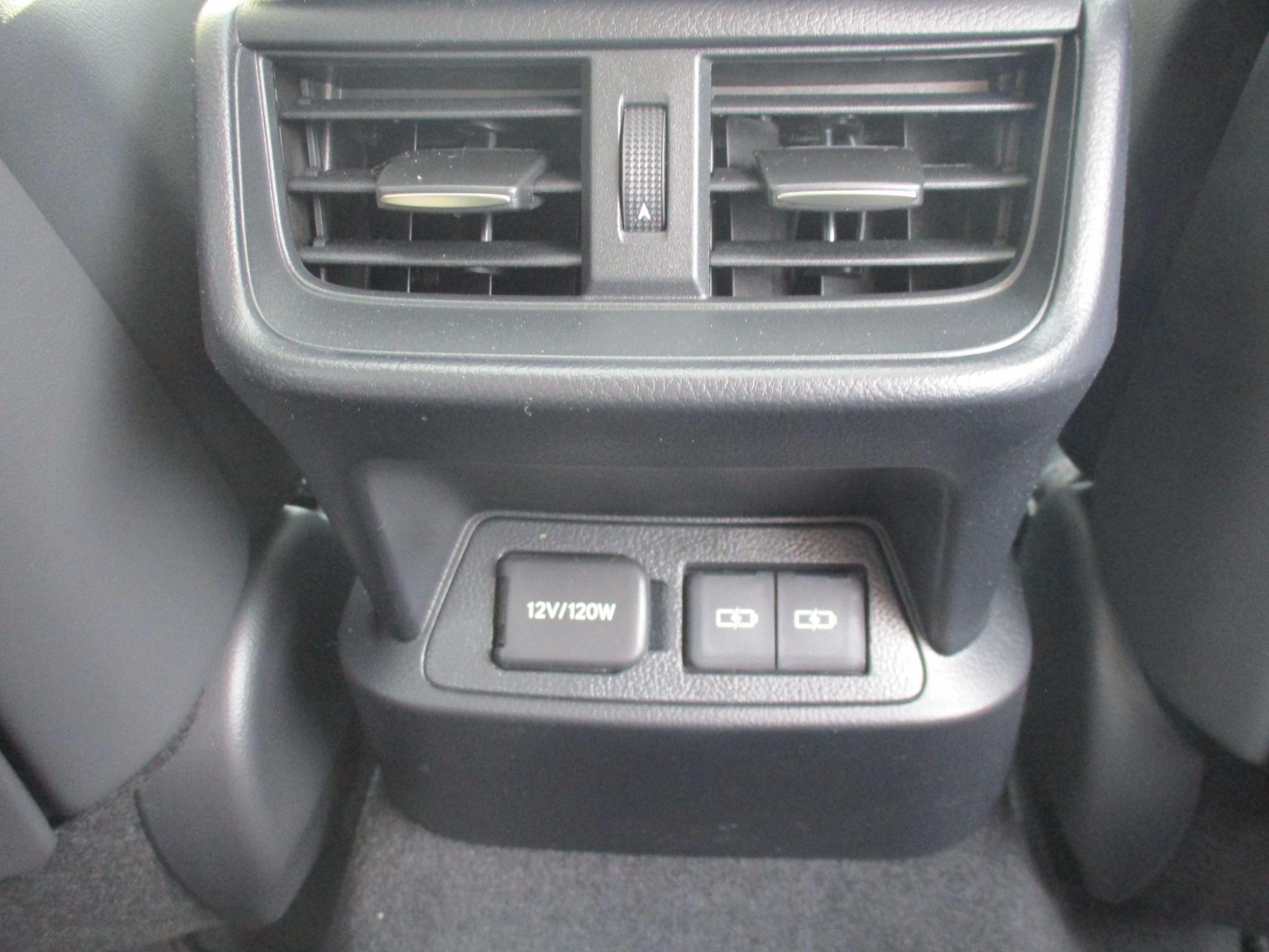 Lexus ES Image 30