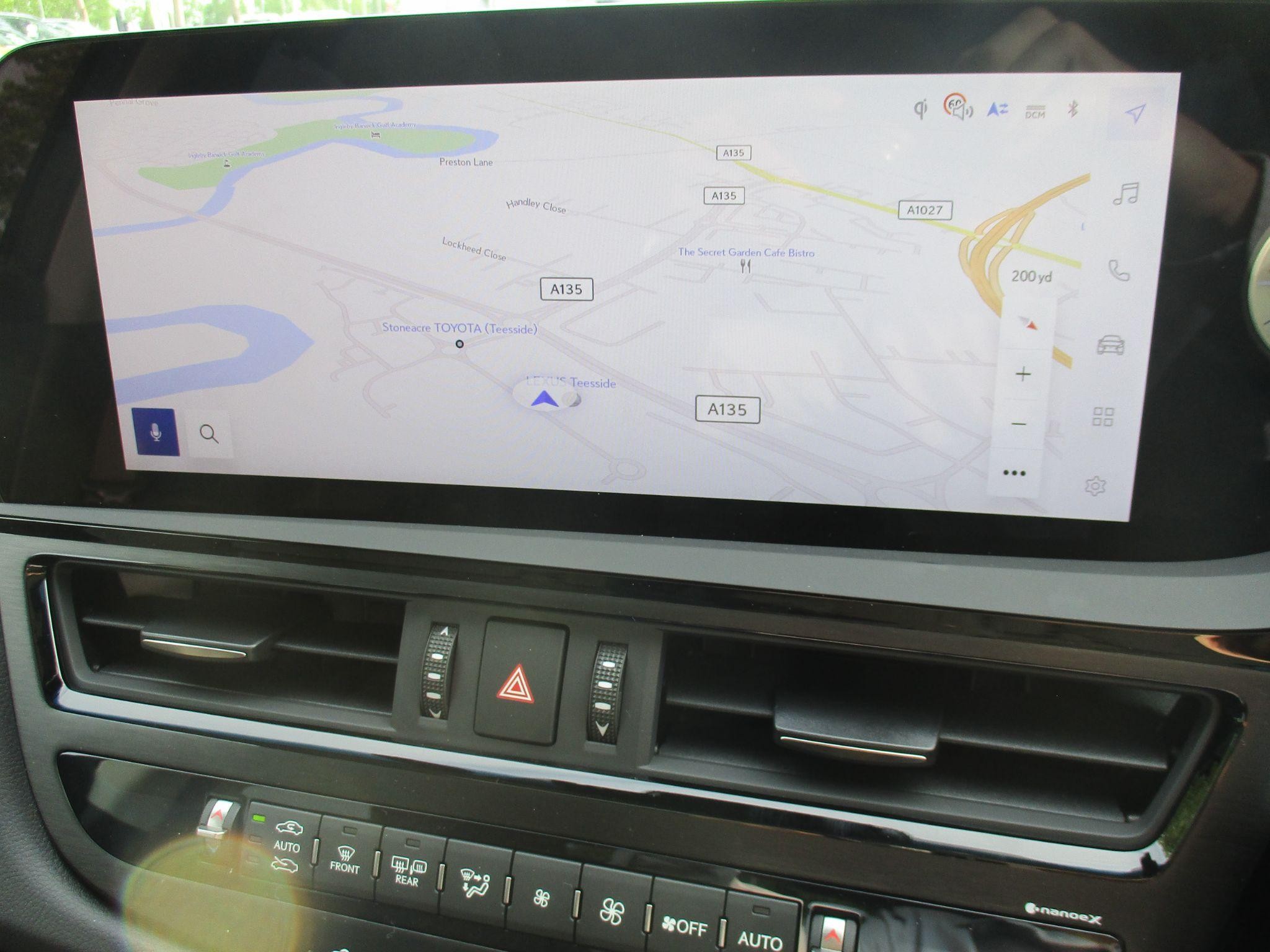 Lexus ES Image 34