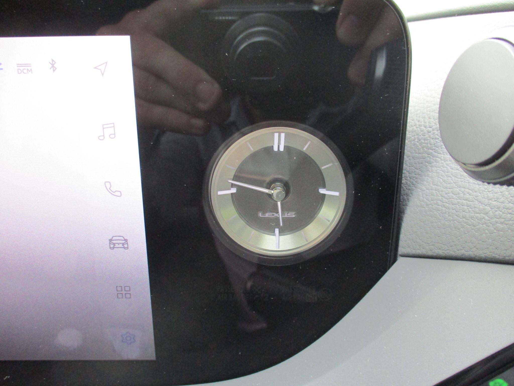 Lexus ES Image 38