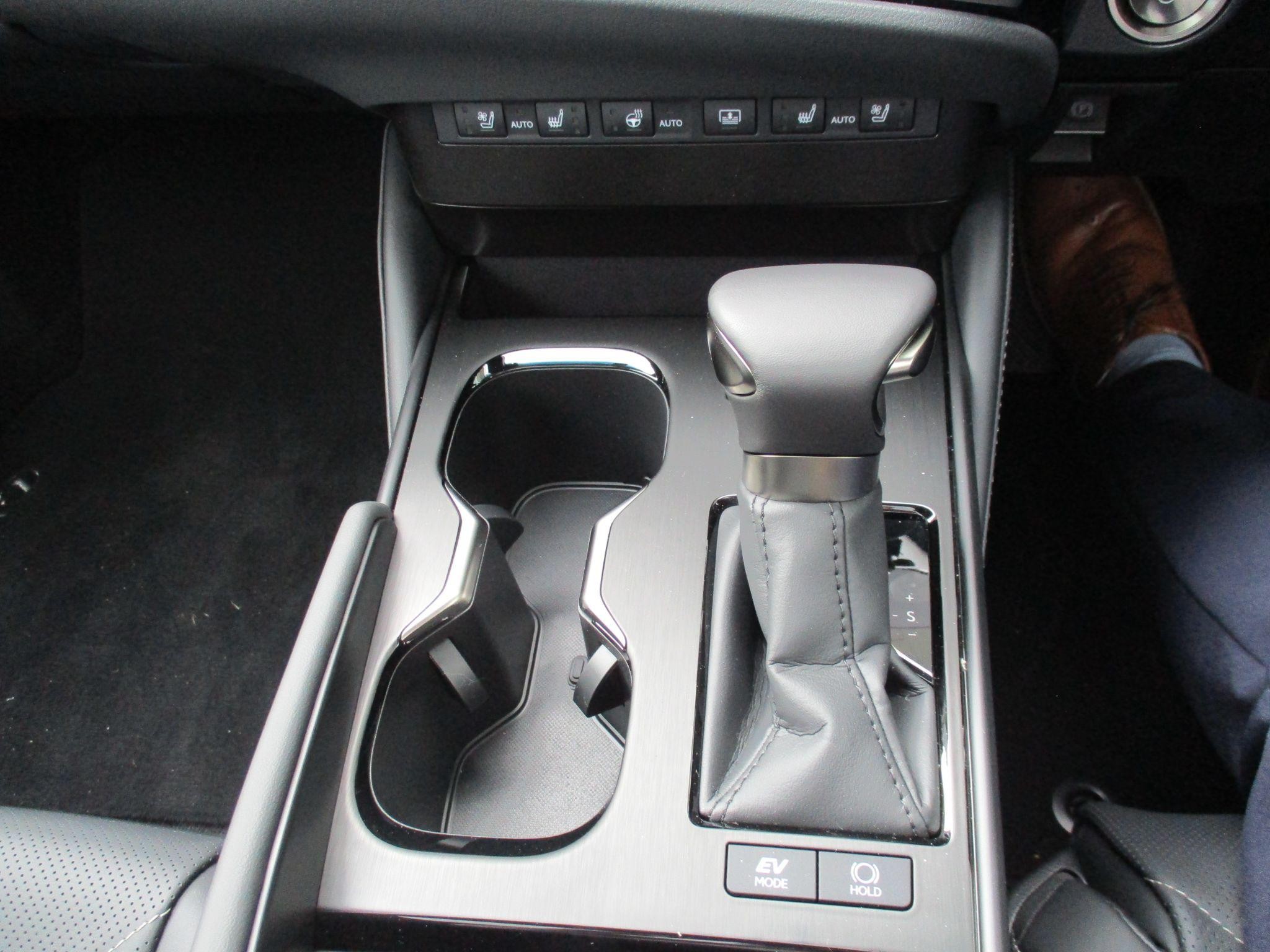 Lexus ES Image 44