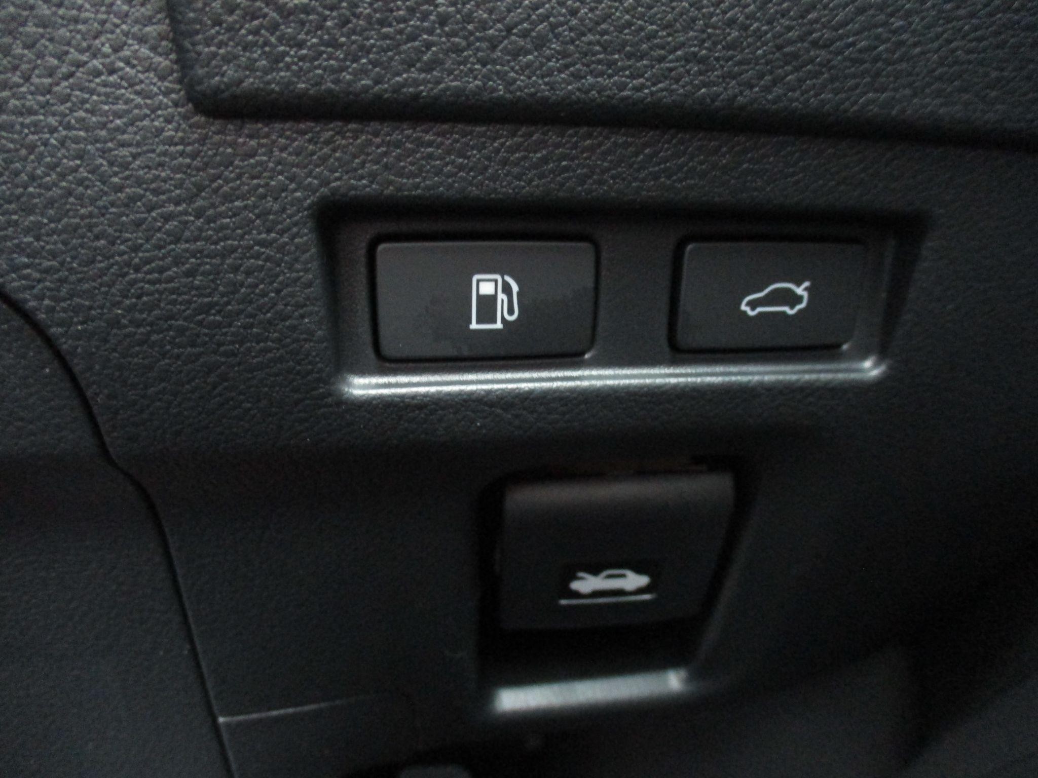Lexus ES Image 50