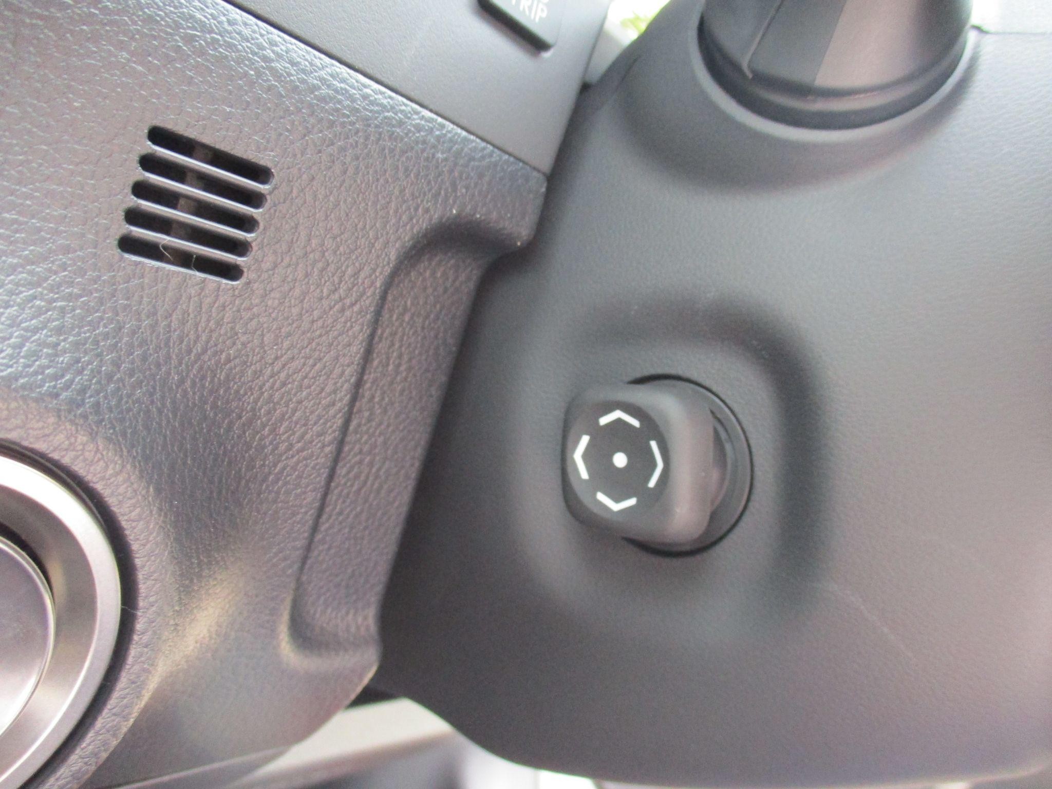 Lexus ES Image 55