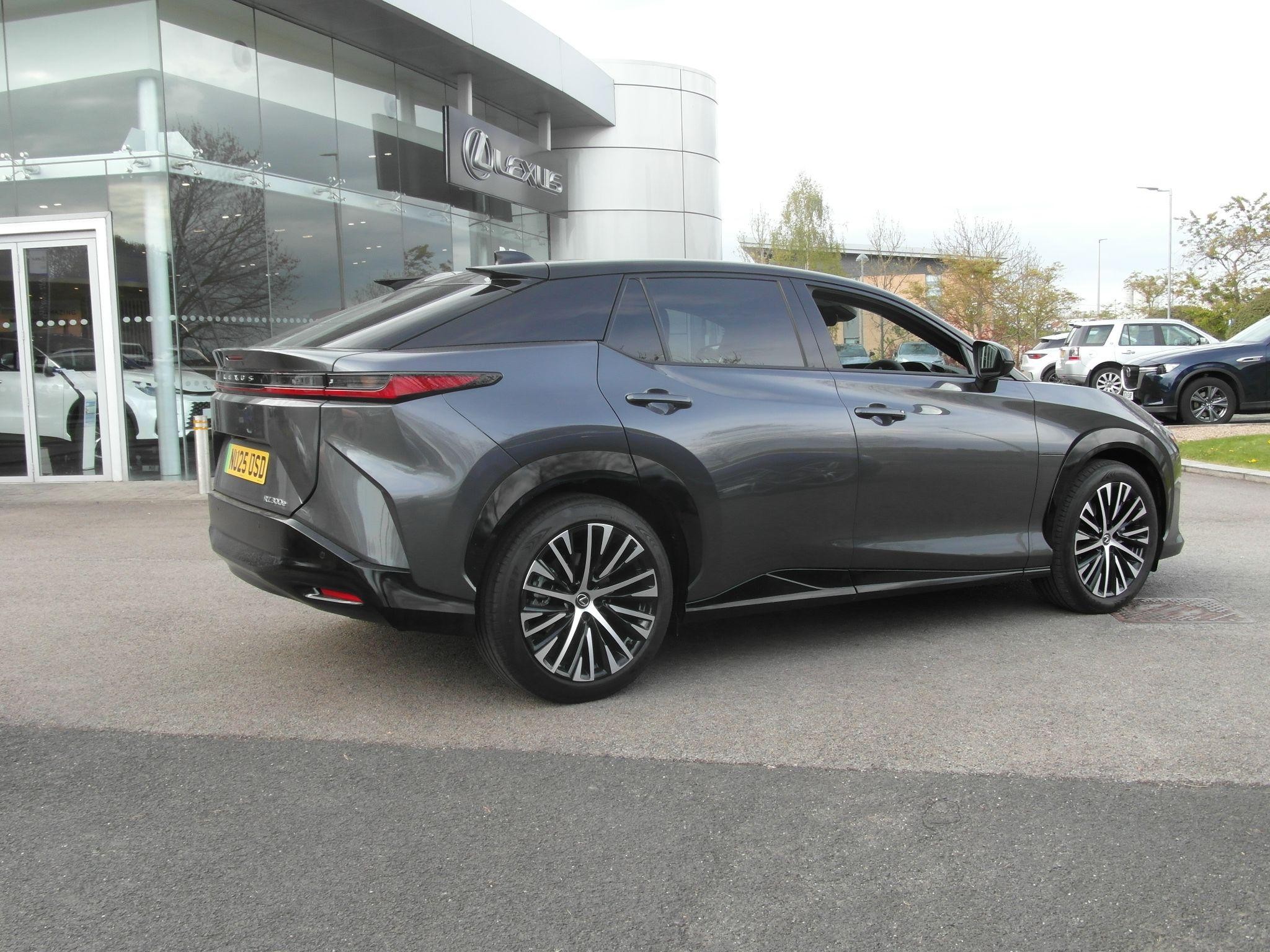 Lexus RZ Image 7