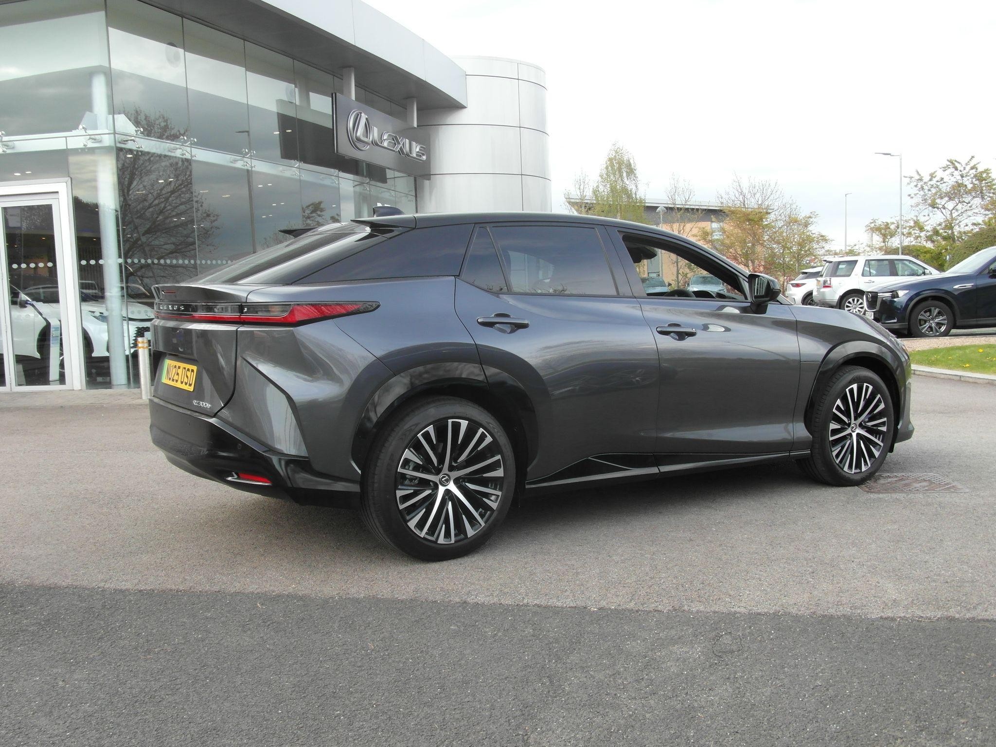 Lexus RZ Image 8