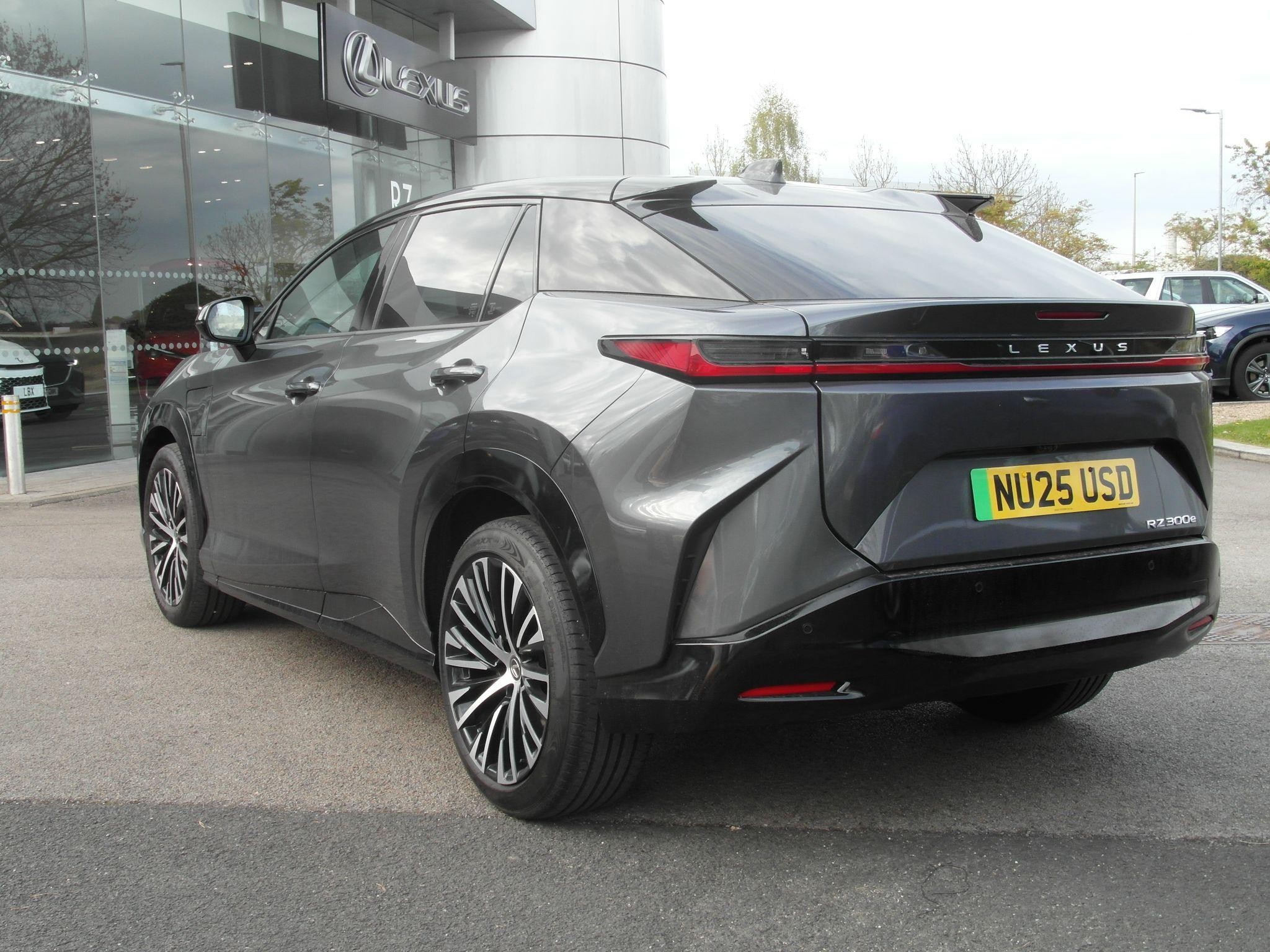 Lexus RZ Image 12