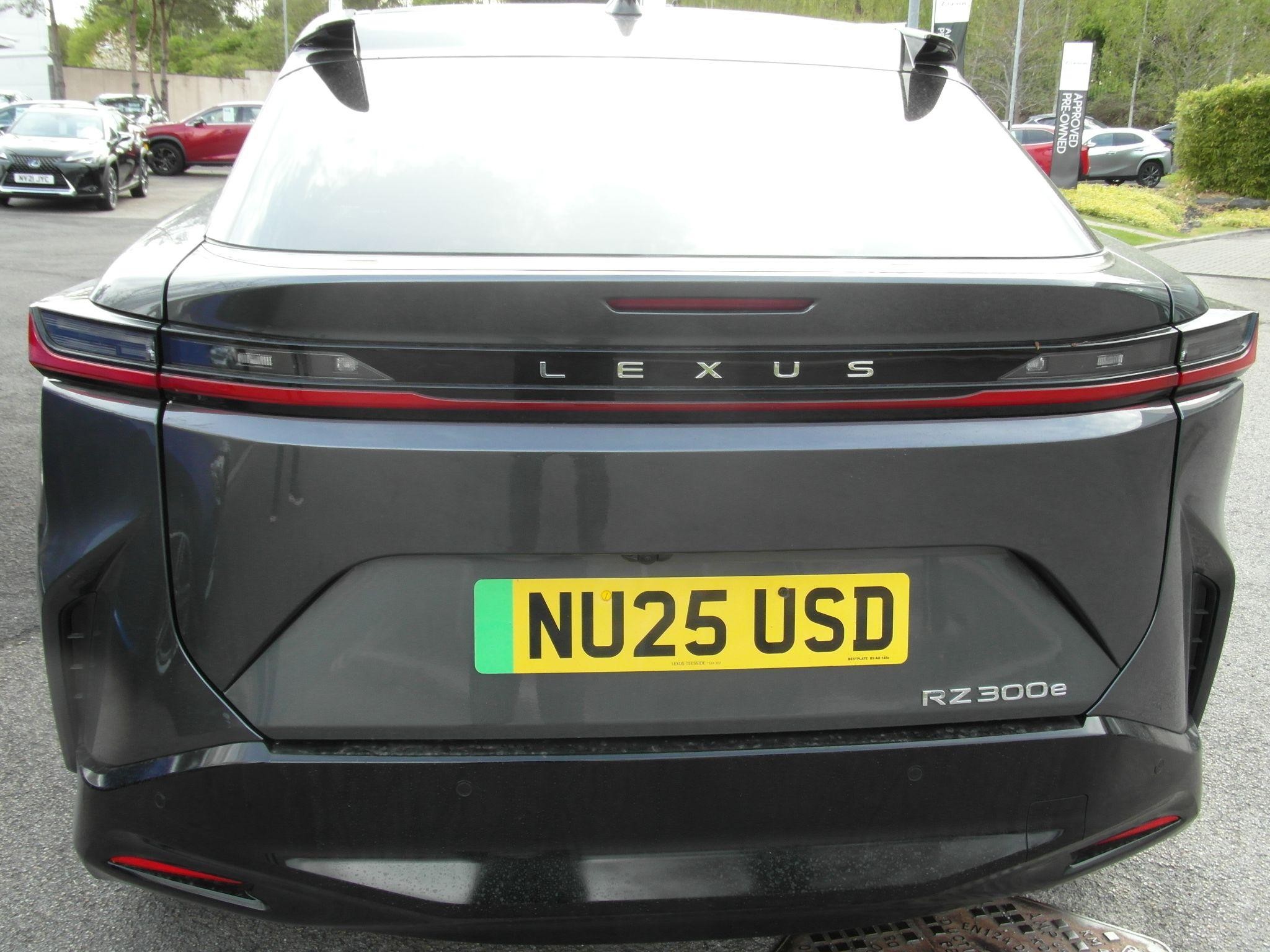 Lexus RZ Image 24