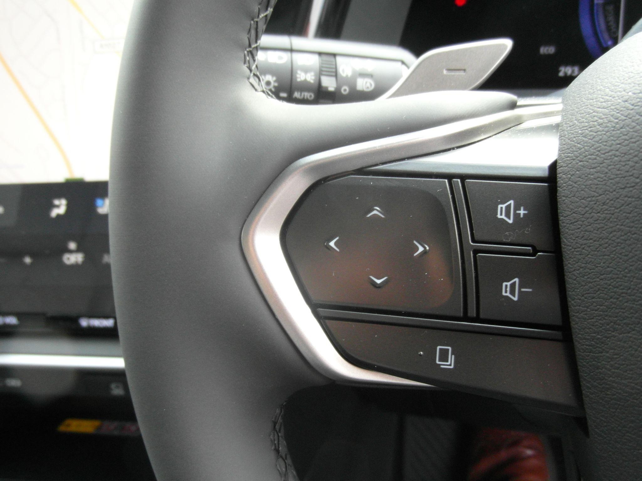 Lexus RZ Image 36
