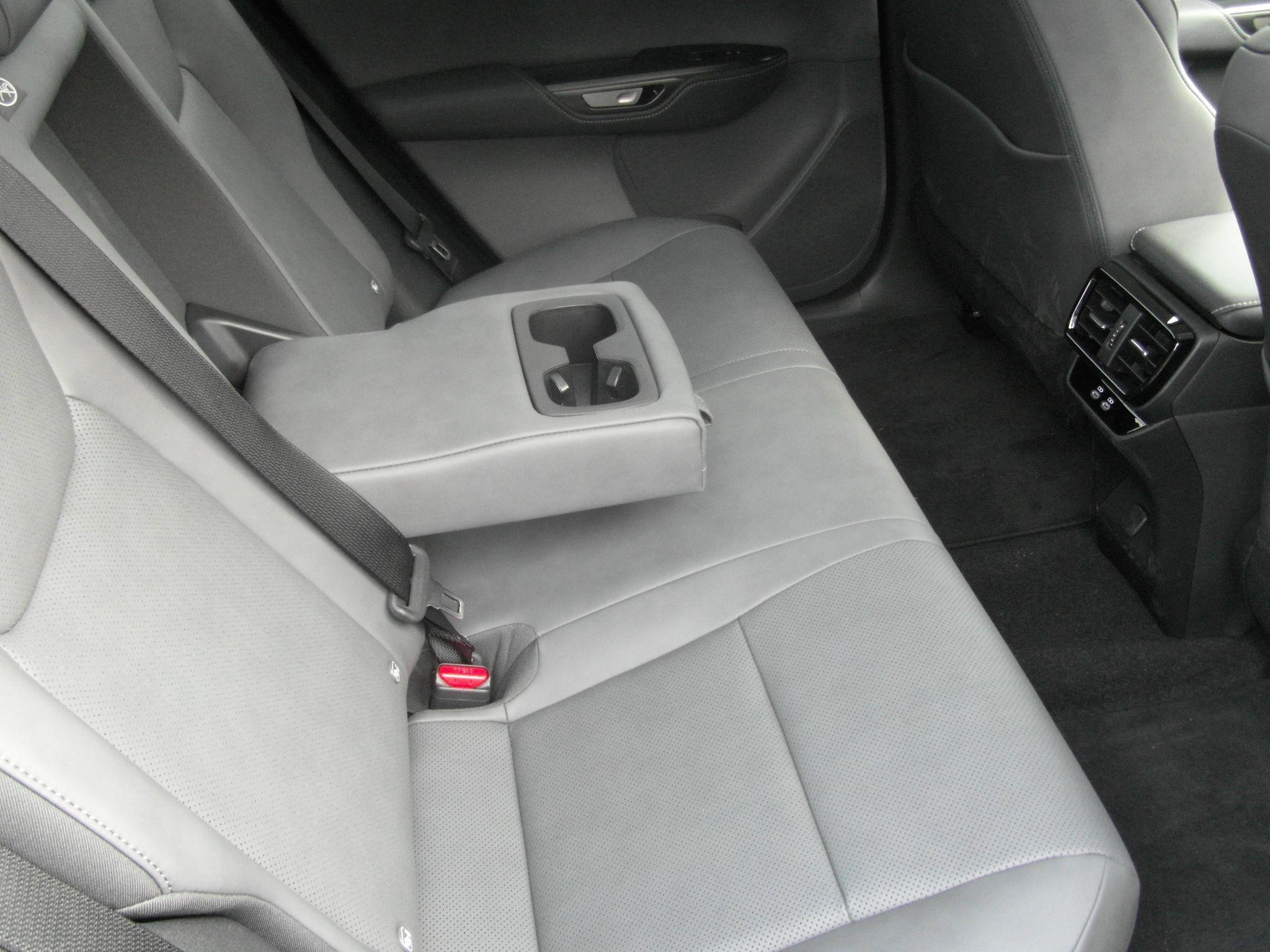 Lexus RZ Image 42
