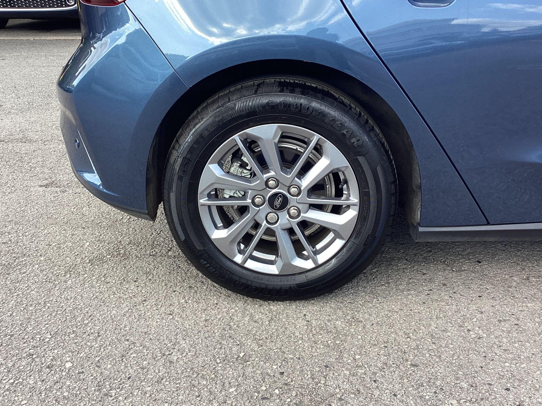 Ford Focus Image 9