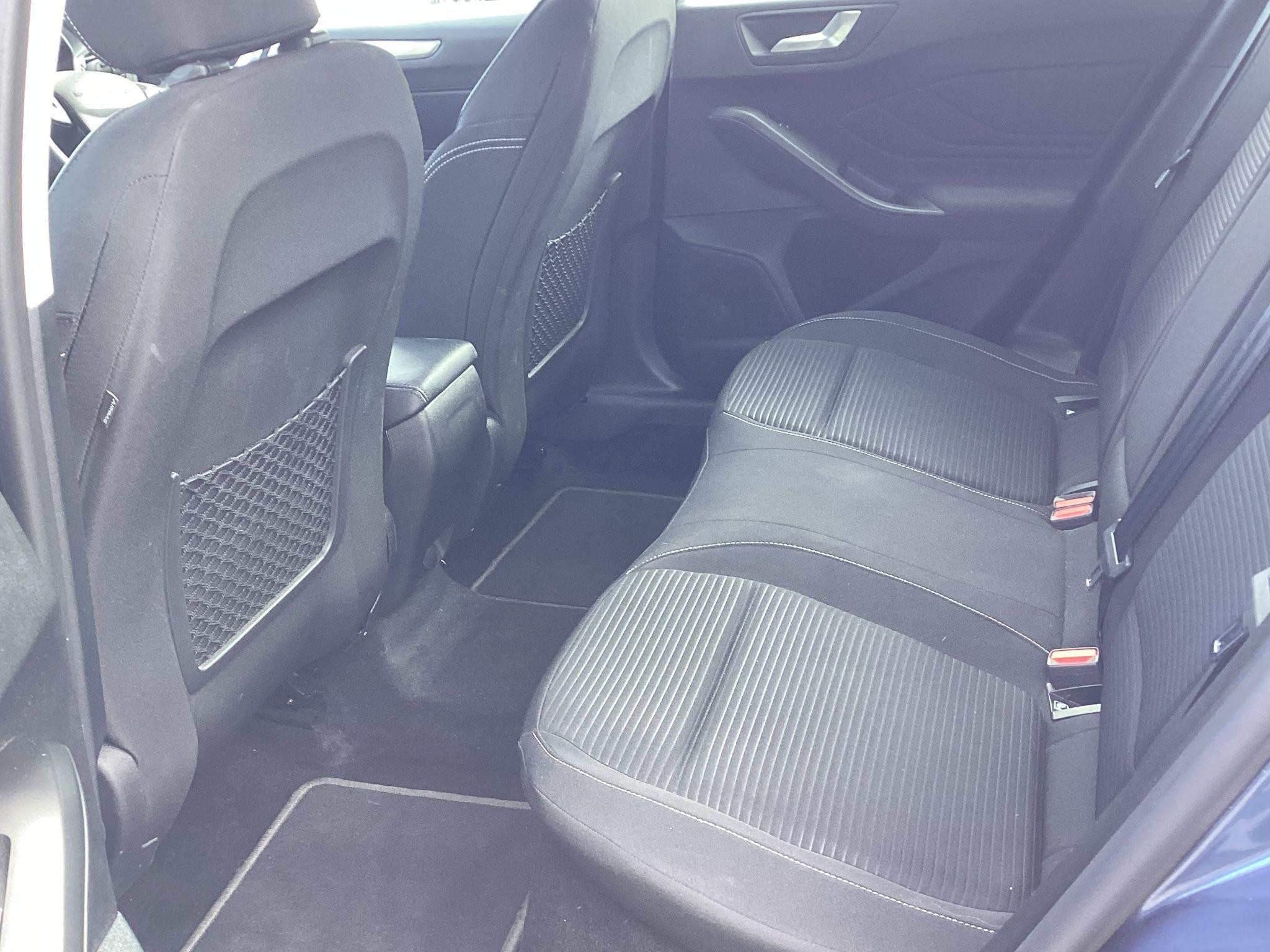 Ford Focus Image 12