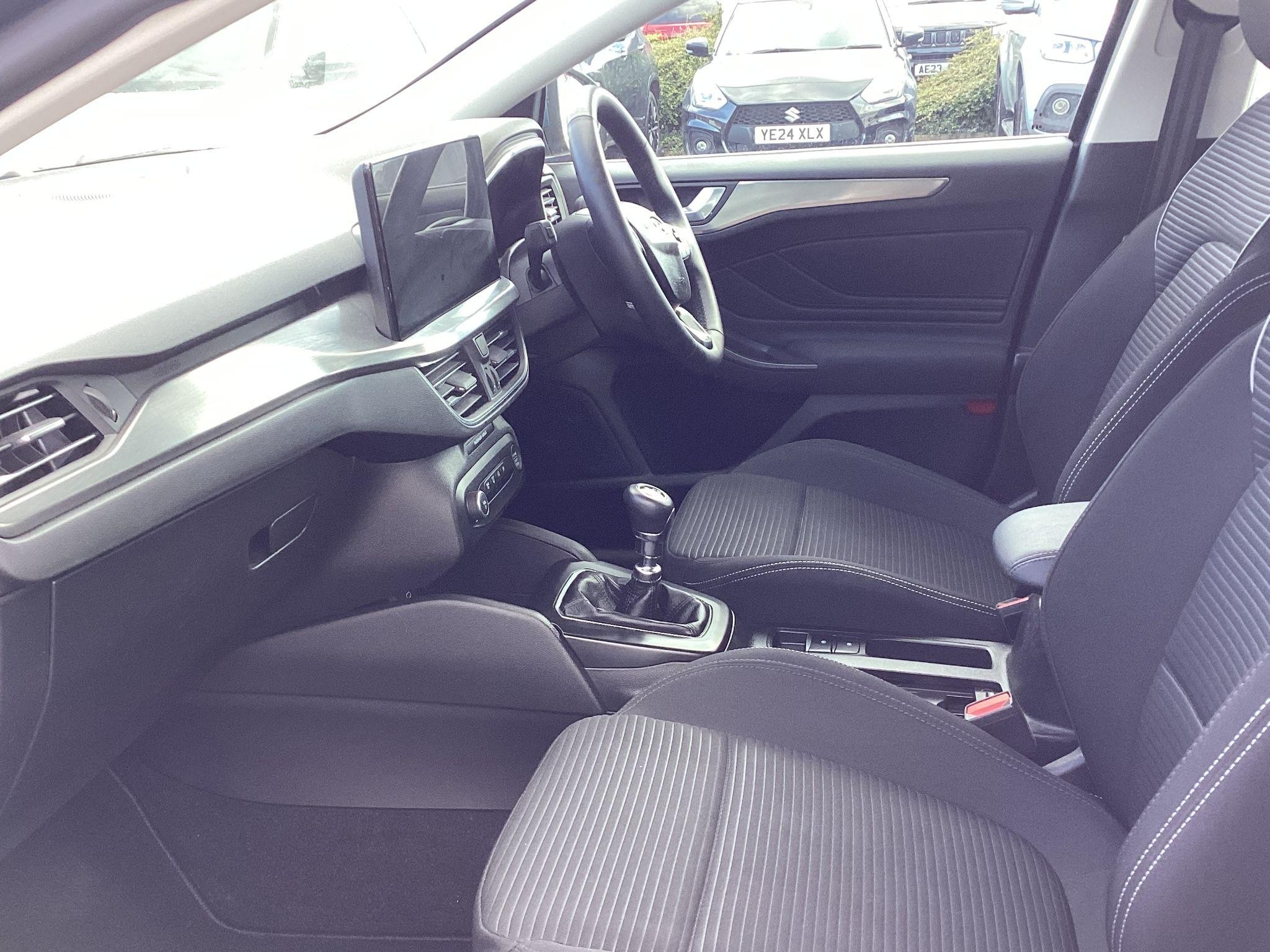 Ford Focus Image 13
