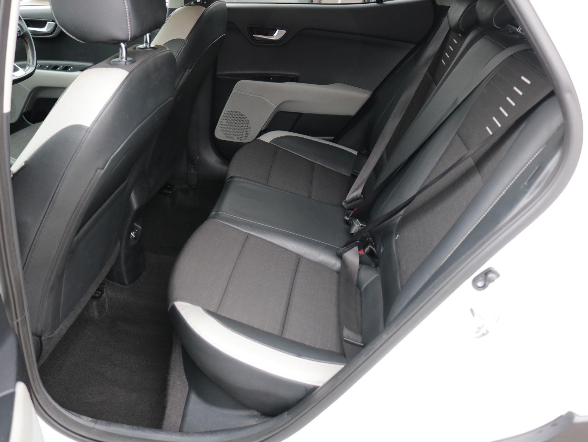 Kia Stonic Image 23
