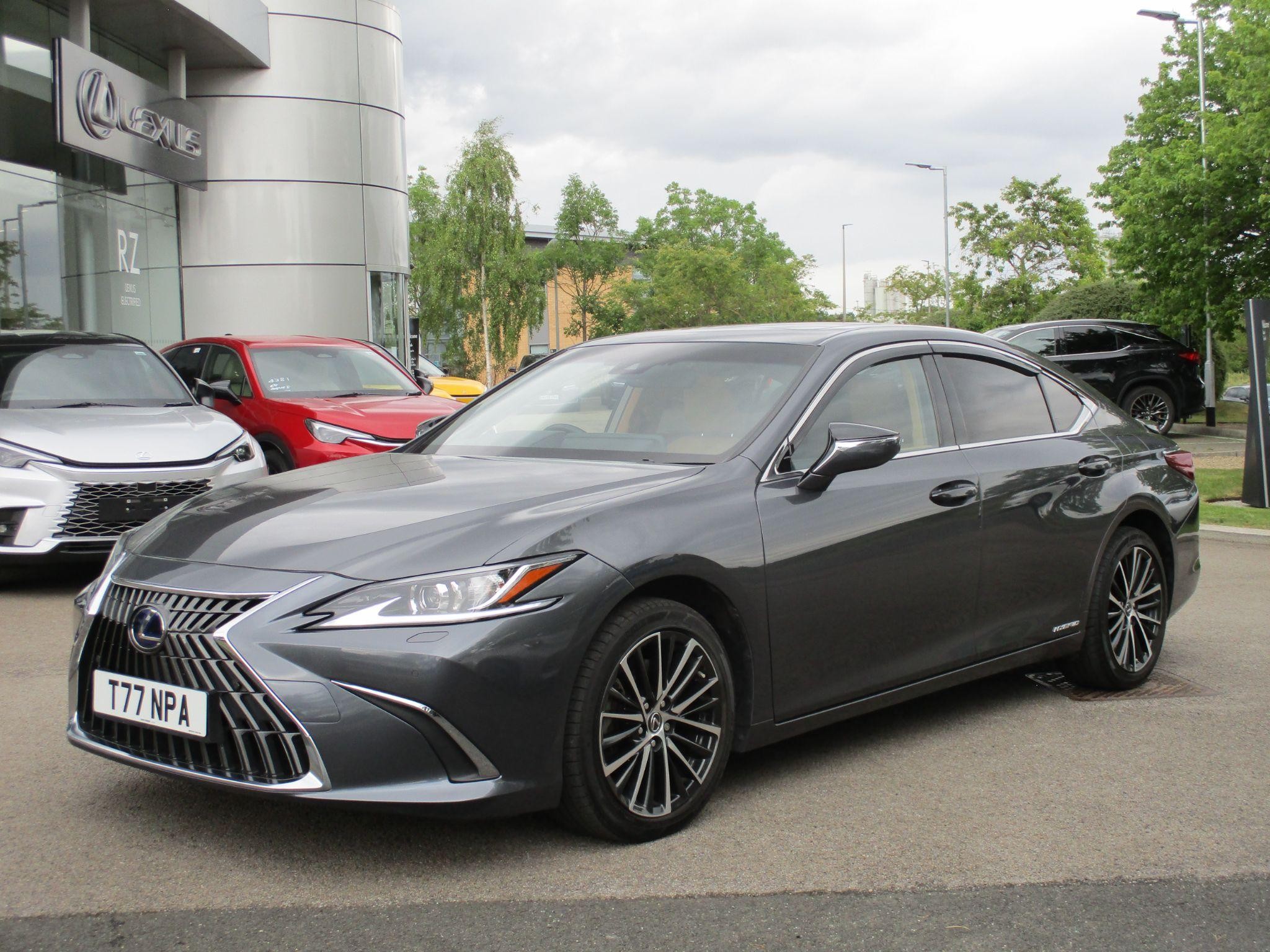 Lexus ES Image 9