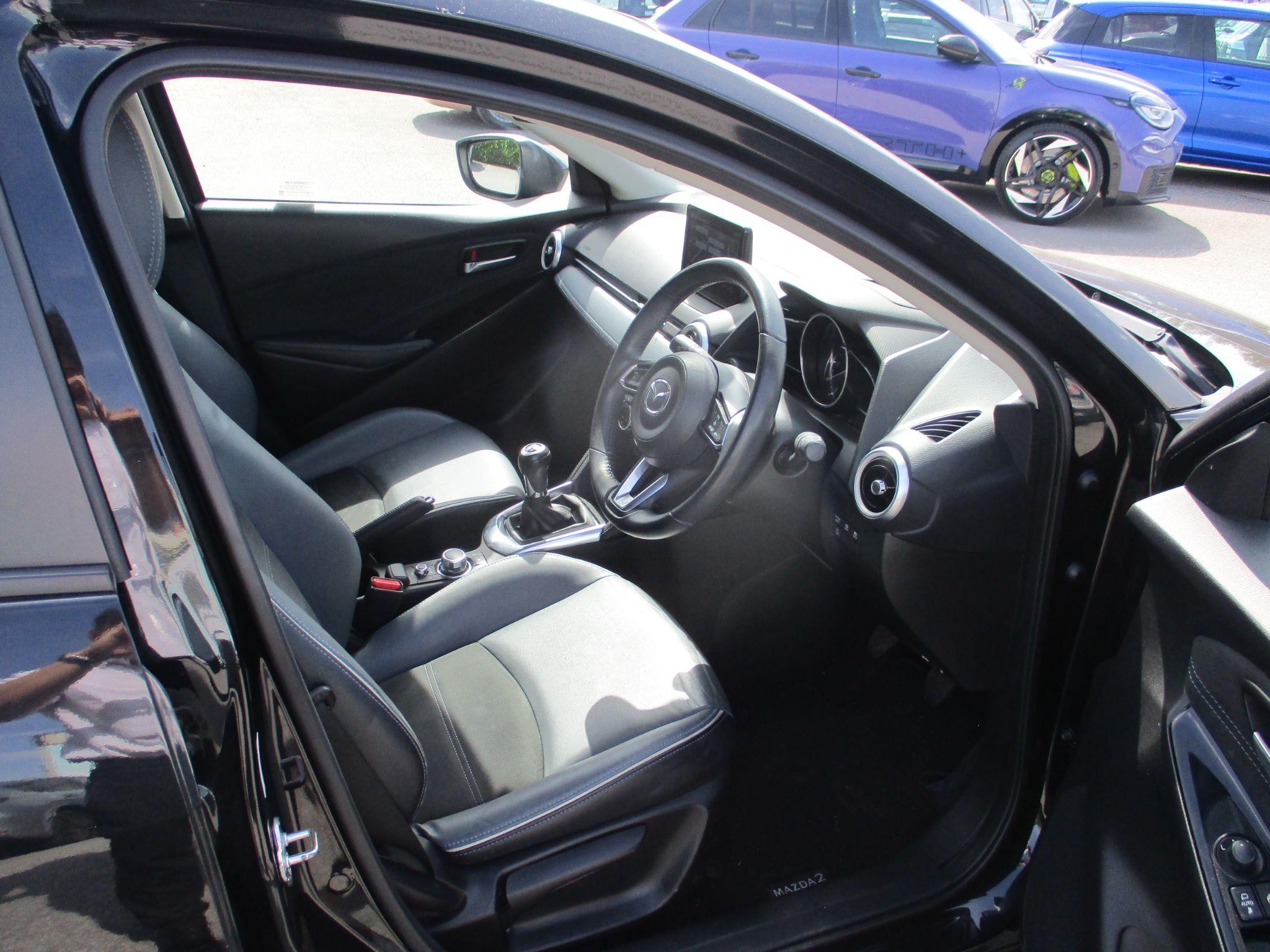 Mazda2 Image 9