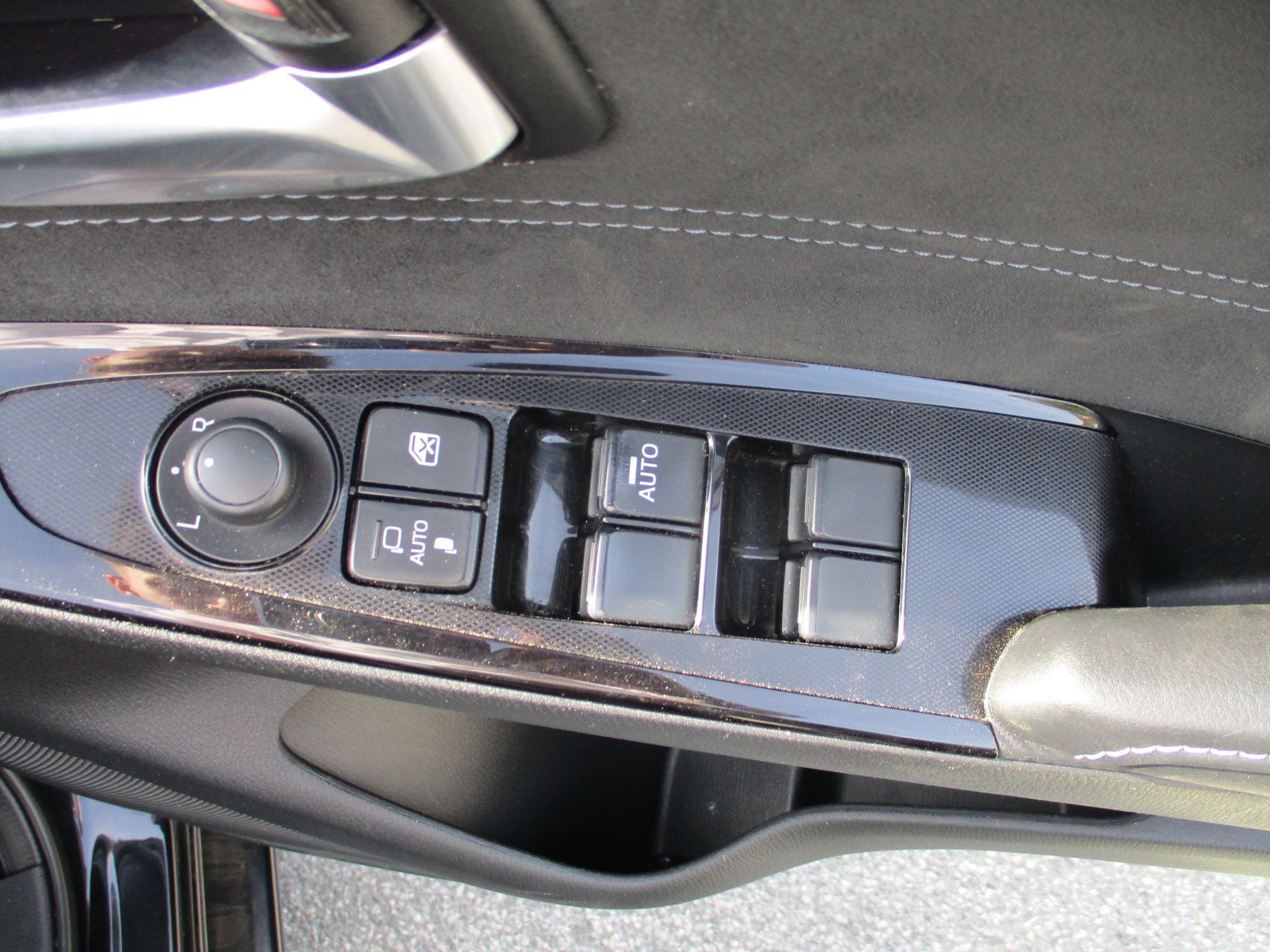 Mazda2 Image 11