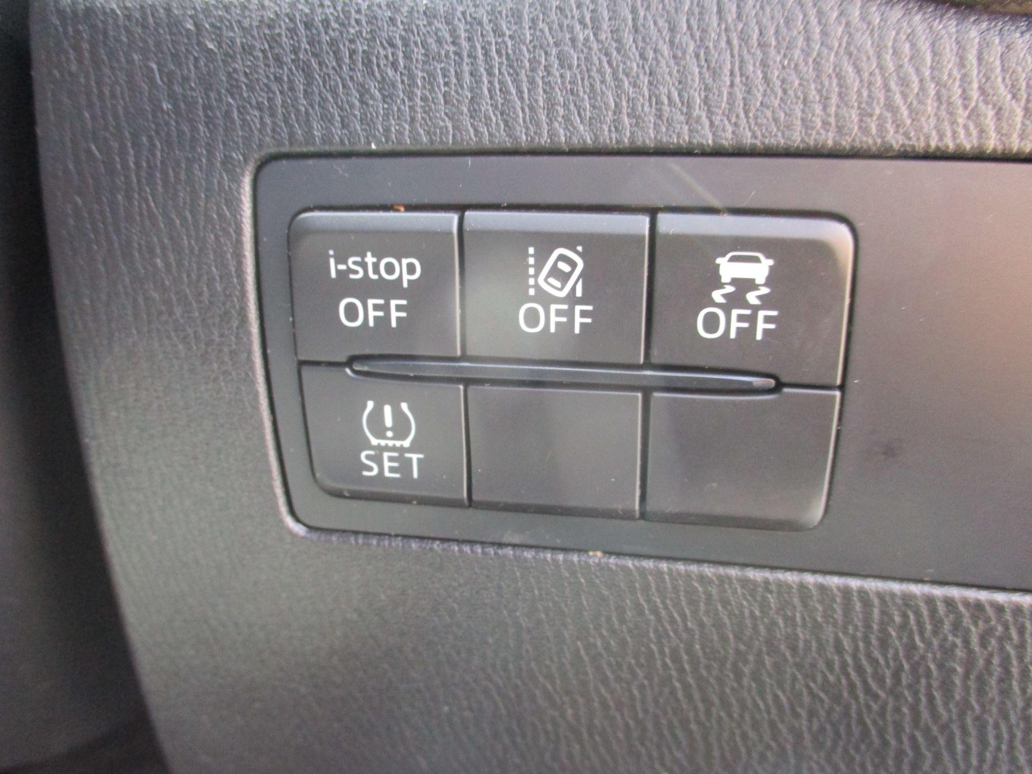 Mazda2 Image 12