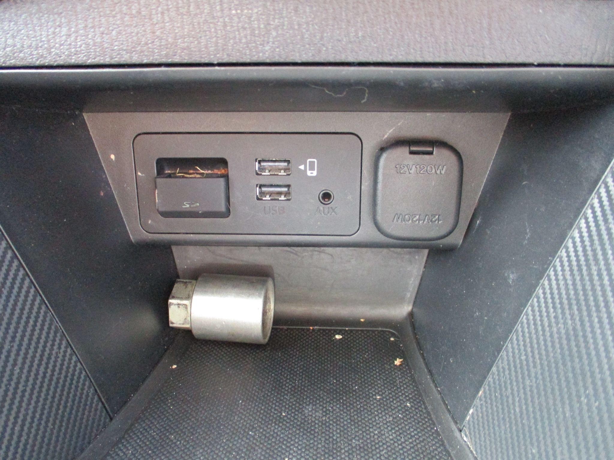 Mazda2 Image 16