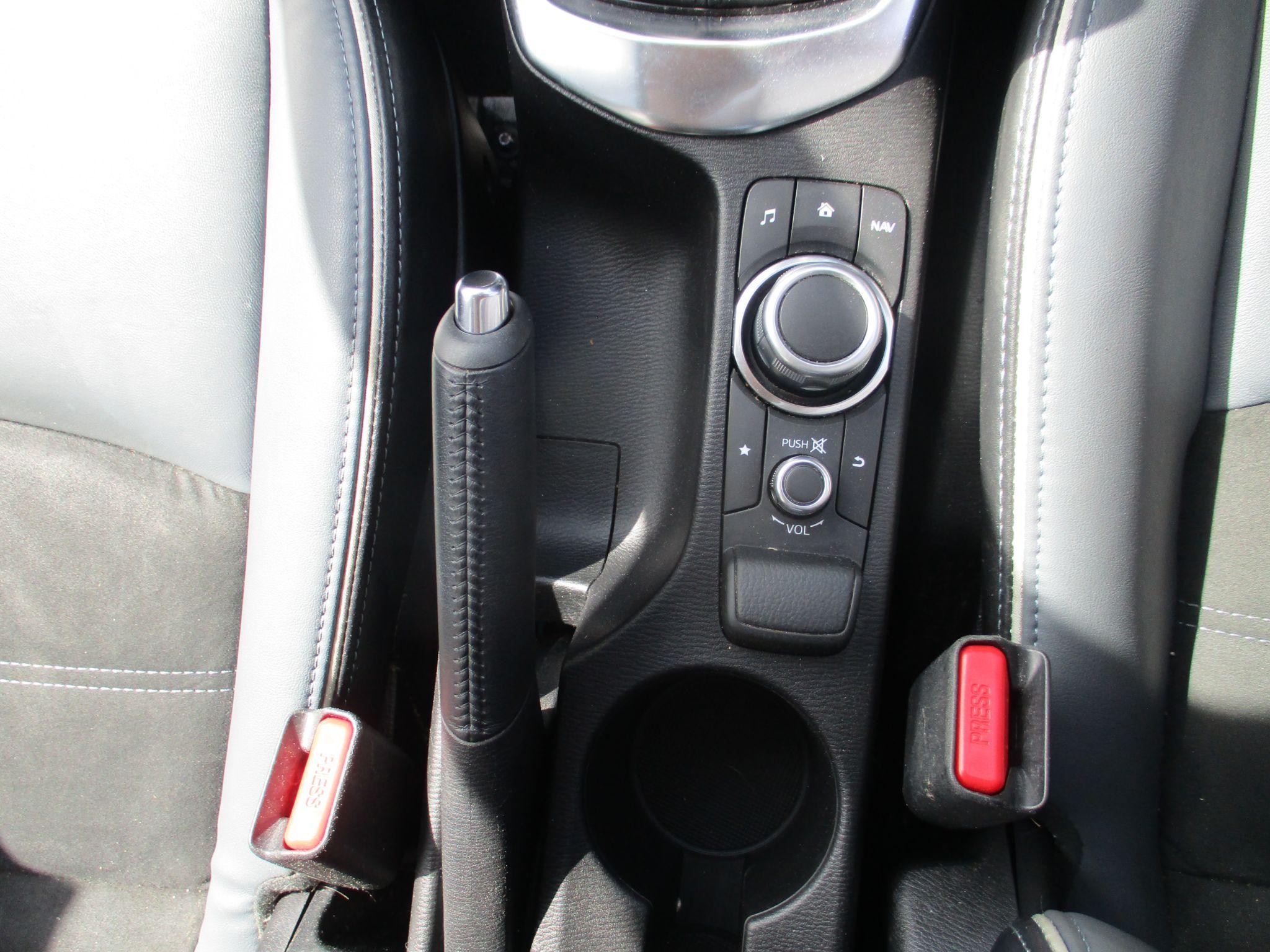 Mazda2 Image 18