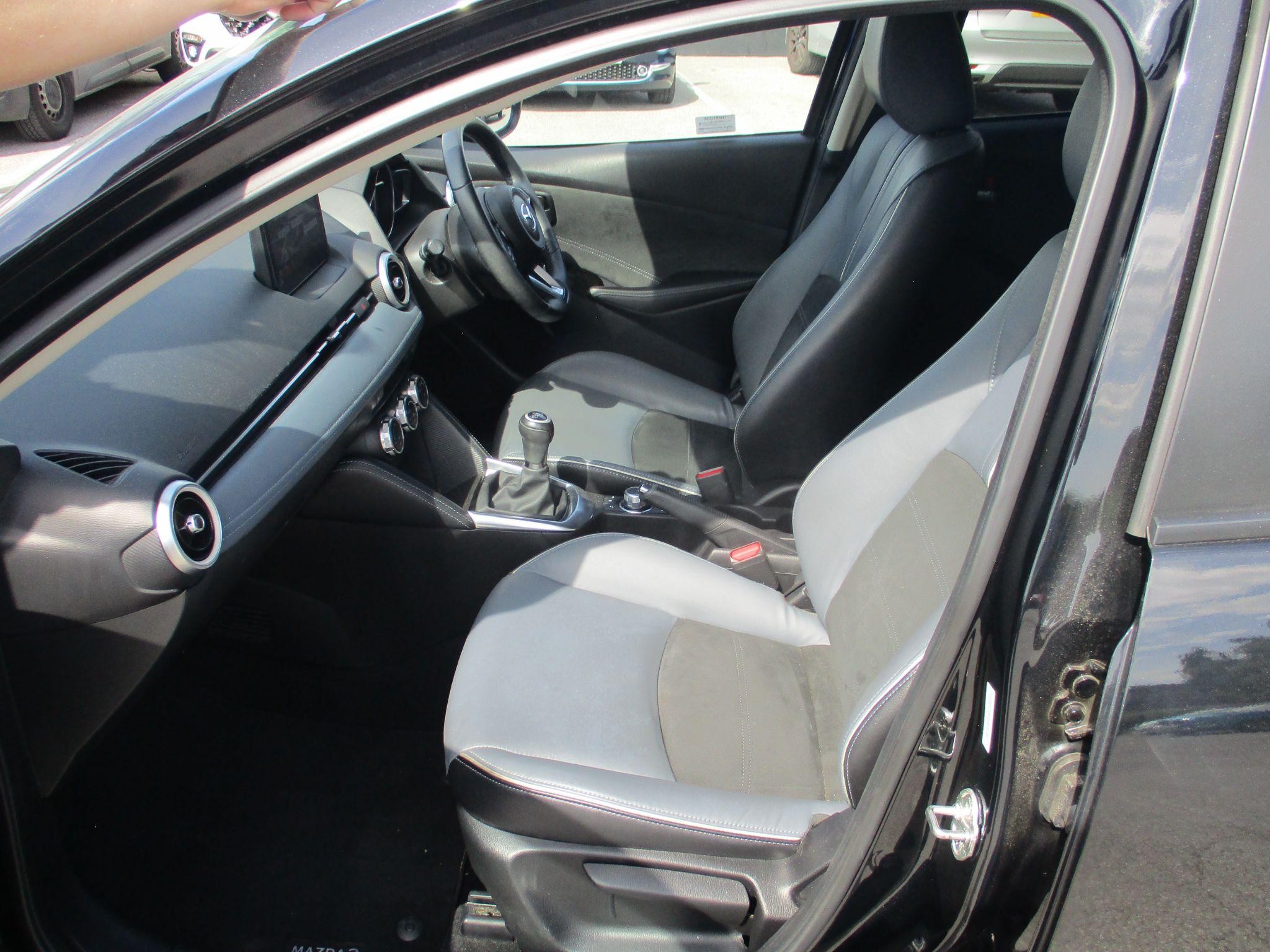 Mazda2 Image 25