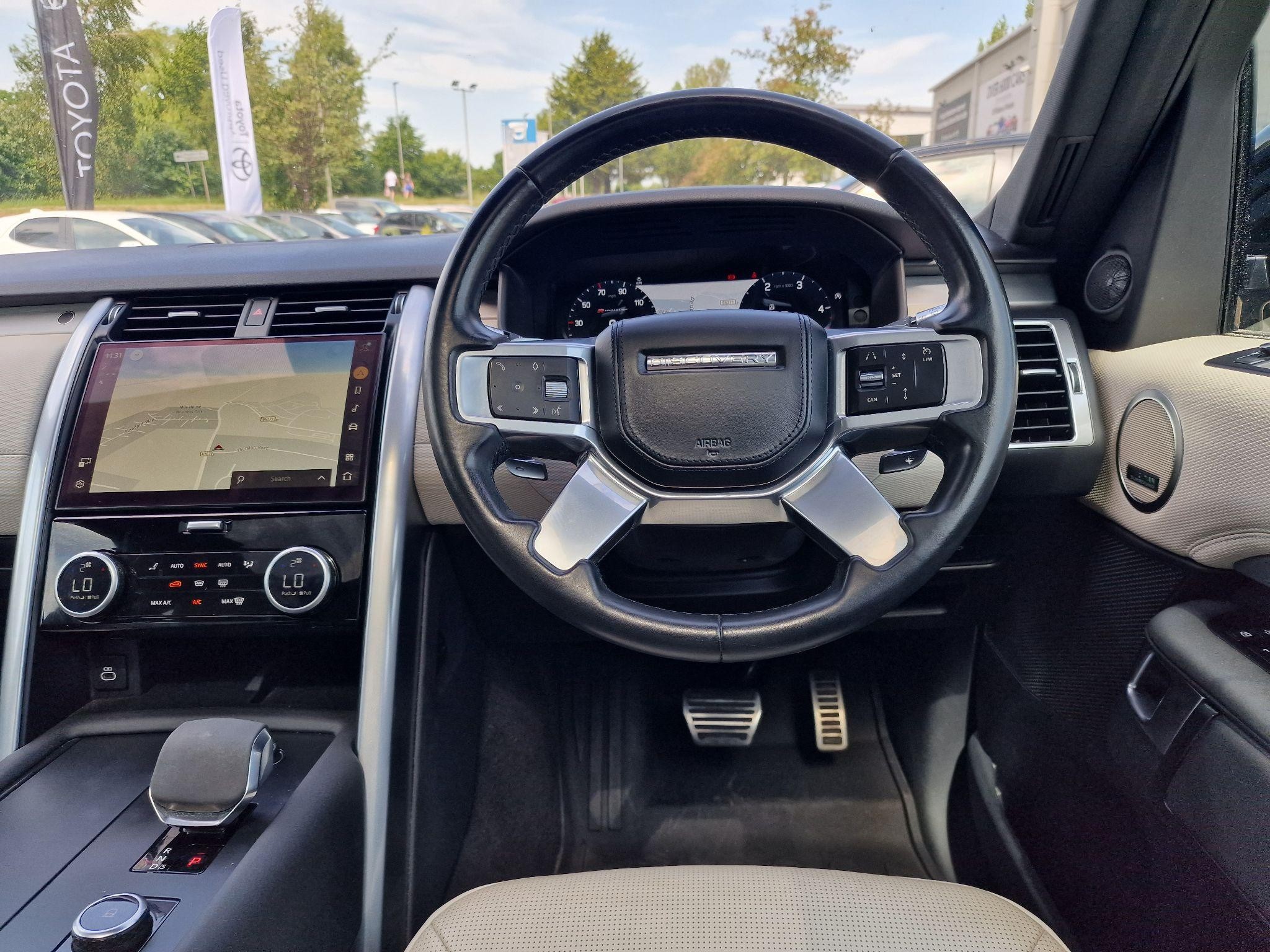 Land Rover Discovery Image 6